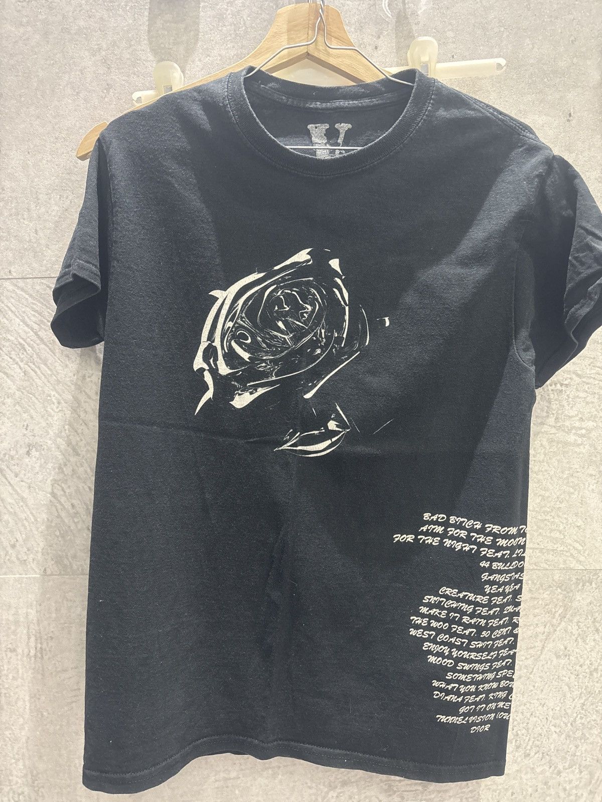 Vlone POP SMOKE X VLONE TRACKLIST TEE BLACK S Size US S / EU 44-46 / 1 - 1 Thumbnail