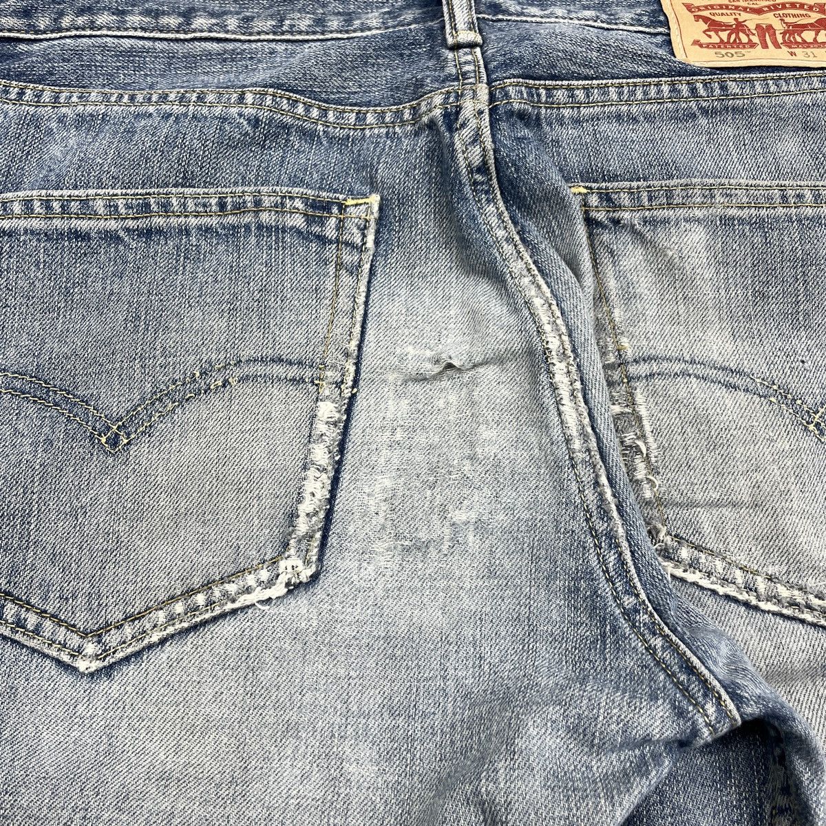 Levi's Vintage Levis 505 Distressed Blue Light Wash wc 368 Size US 32 / EU 48 - 8 Thumbnail