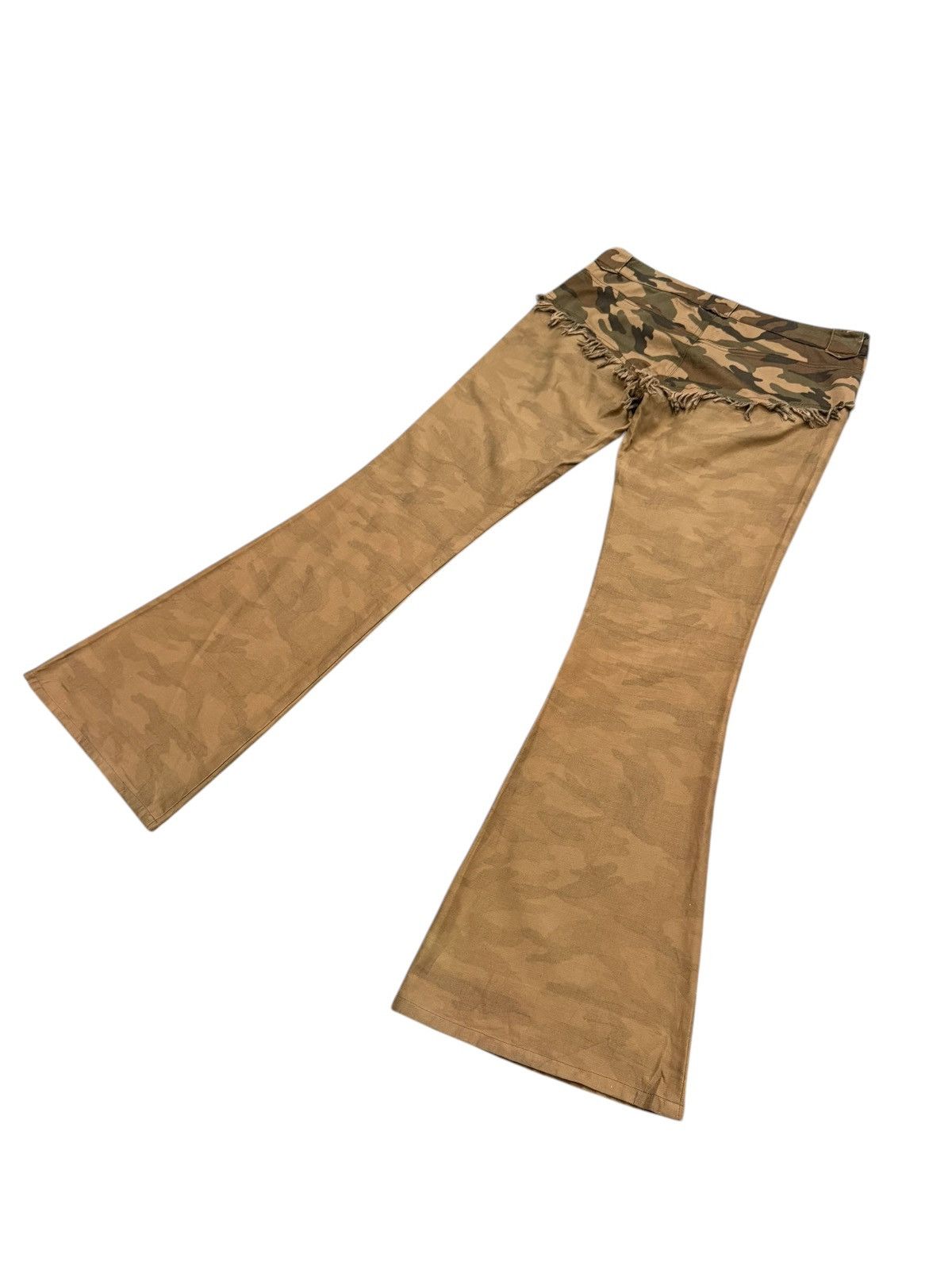 Other LE GRAND BLEU CAMO FLARED PANT Size 30" / US 8 / IT 44 - 11 Thumbnail