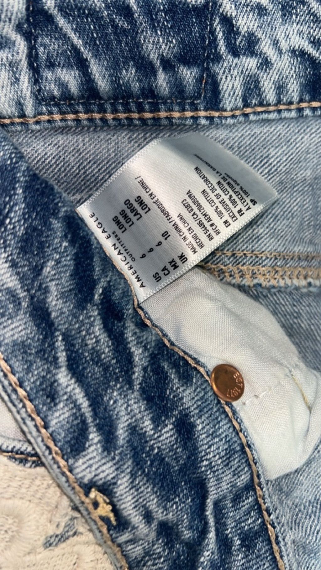 American Eagle Outfitters American Eagle High Rise Distressed Jeans Size 6 Light Blue Size 28" / US 6 / IT 42 - 5 Thumbnail