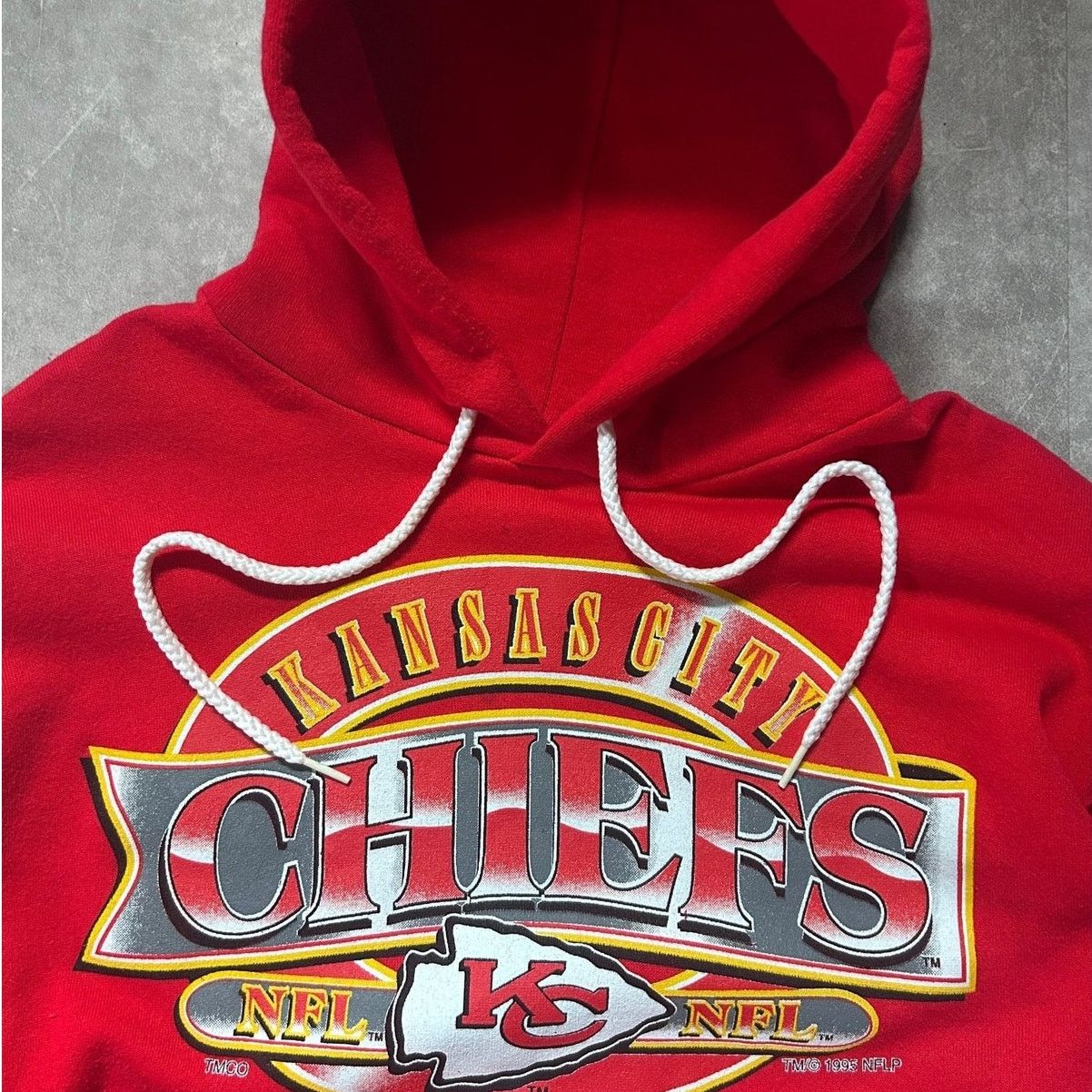 Hanes 90s Vintage Kansas City Chiefs Chrome Print Red Hoodie XL Size US XL / EU 56 / 4 - 2 Thumbnail