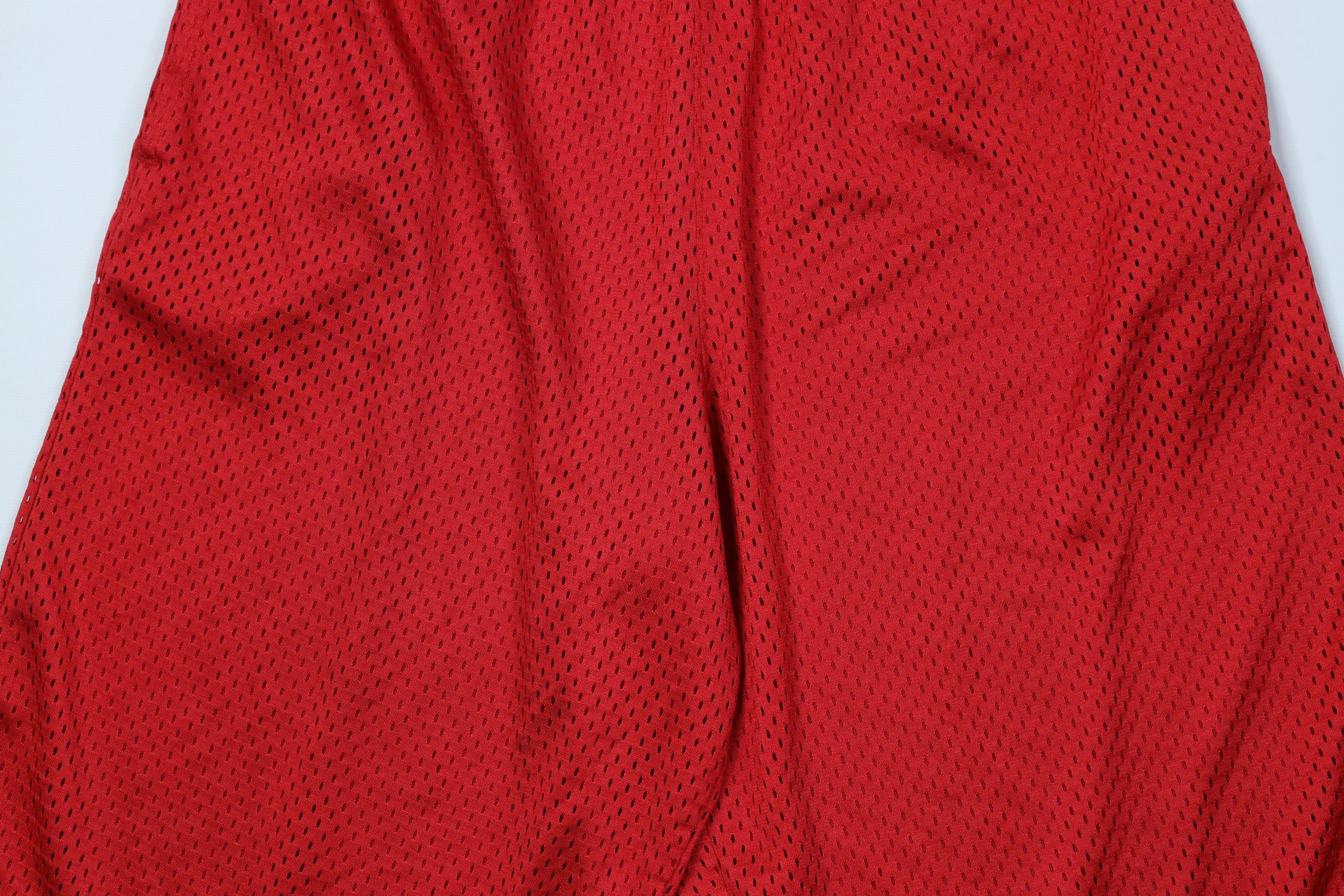 Vintage Vintage 90s Streetwear Above Knee Mesh Basketball Shorts Red Size US 32 / EU 48 - 3 Thumbnail