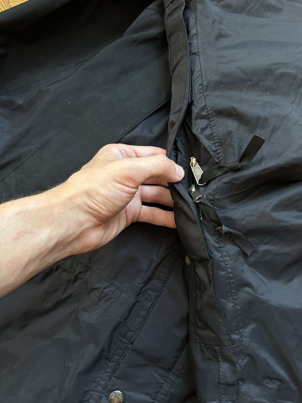 The North Face × Vintage The North Face 1998 Gore-Tex Mountain Light Jacket Size US M / EU 48-50 / 2 - 7 Thumbnail