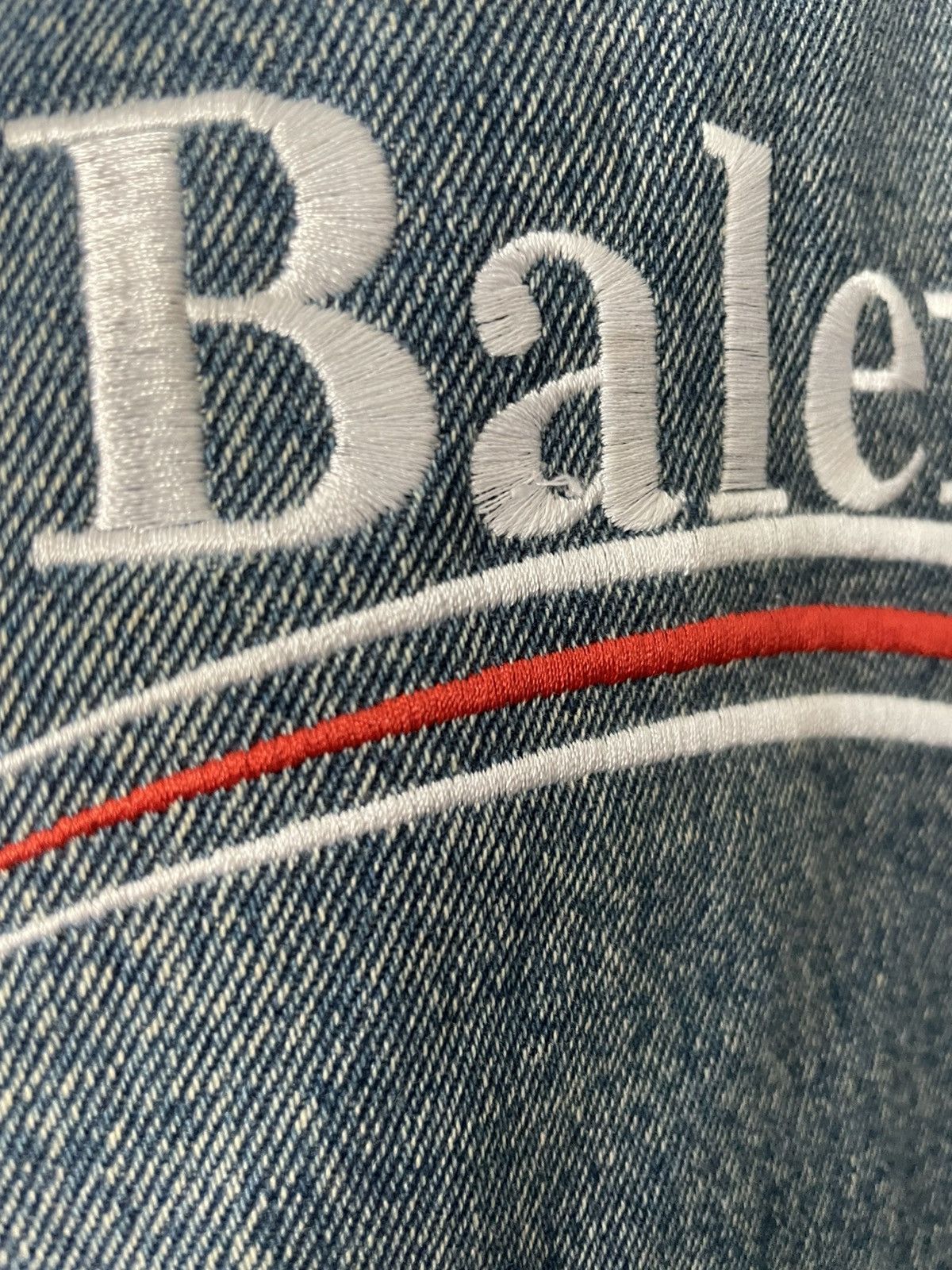 Balenciaga Balenciaga Logo Campaign Distressed Denim Jacket Size US M / EU 48-50 / 2 - 9 Thumbnail