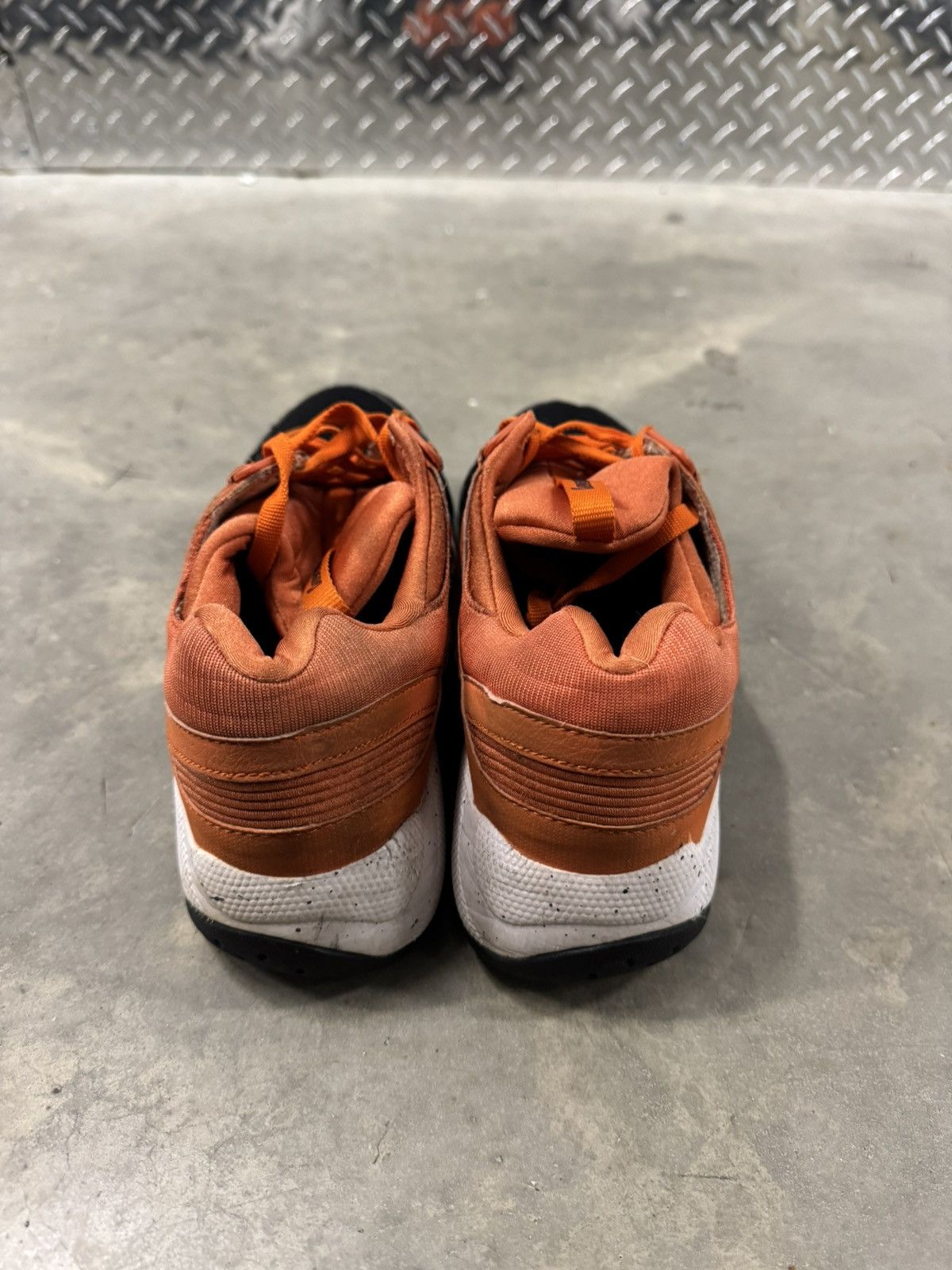 Saucony Saucony Grid 9000 Hallowed Pack Size 9.5 Size US 9.5 / EU 42-43 - 5 Thumbnail