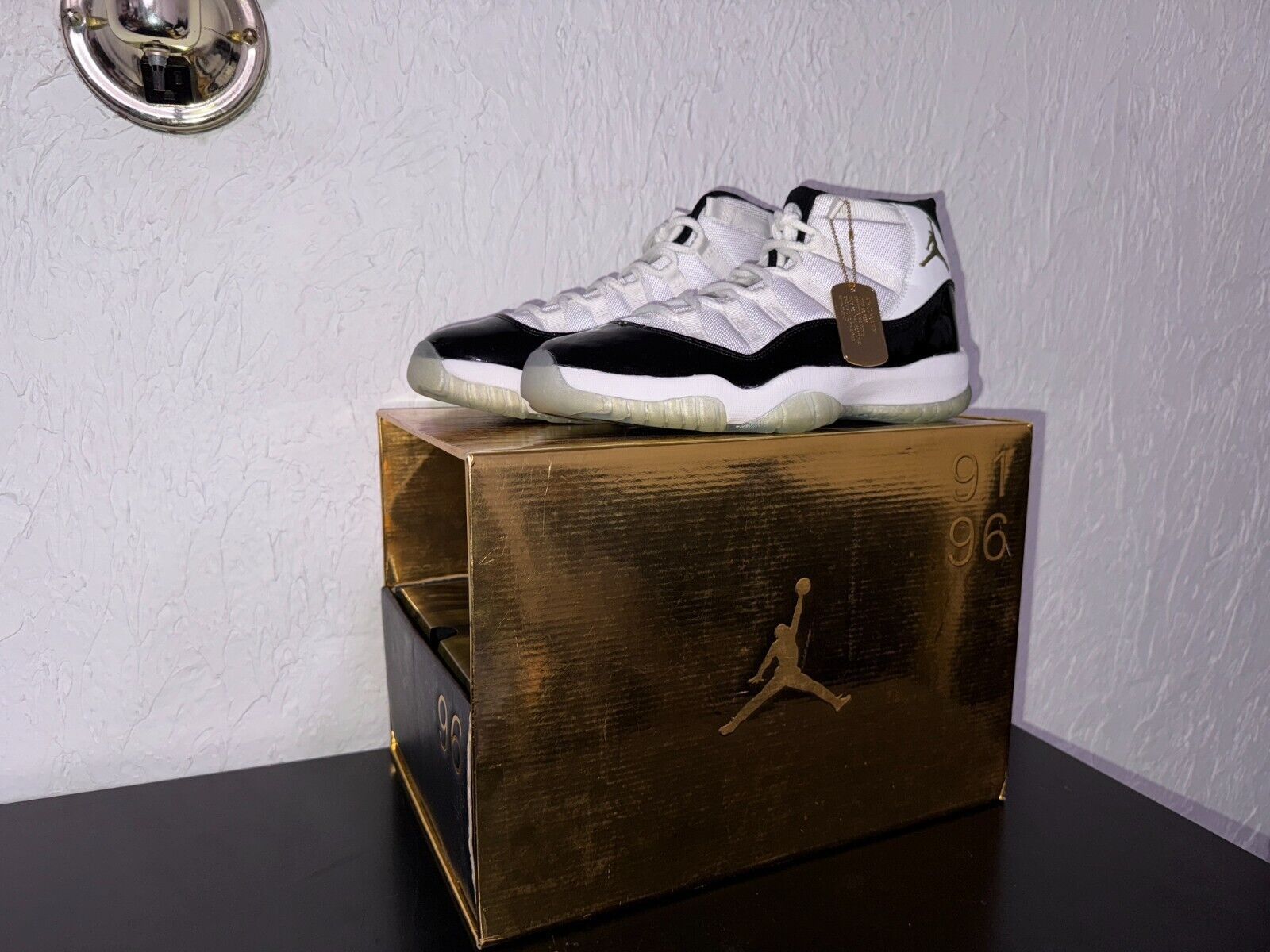 Jordan Brand US 9 Air Jordan 11 Retro Concord Defining Moments DMP 2006 Size US 9 / EU 42 - 2 Thumbnail