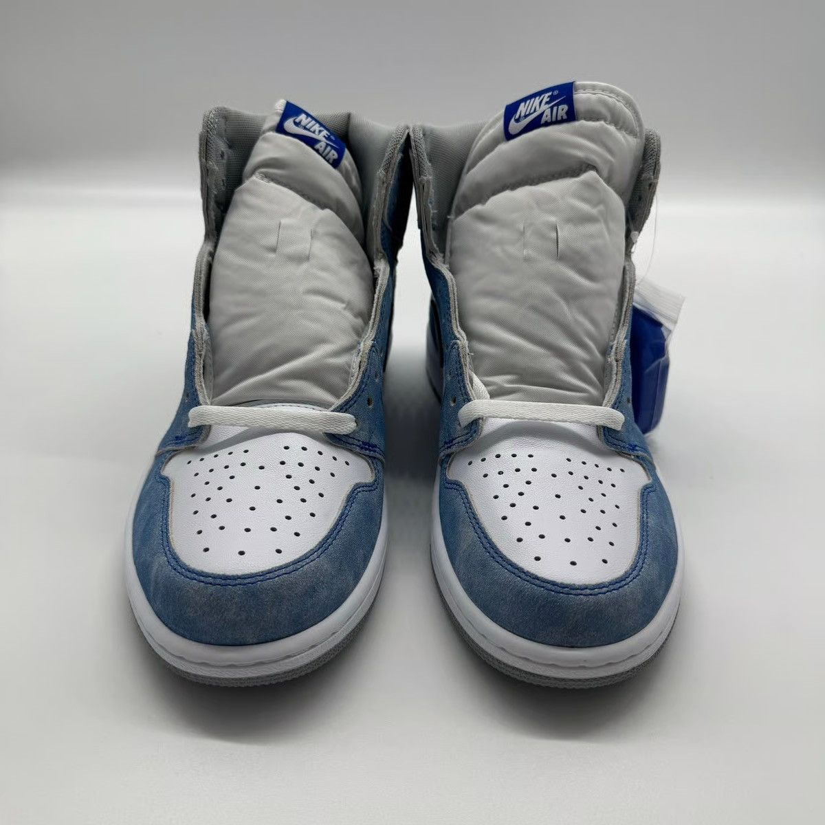 Jordan Brand Jordan 1 Retro High Hyper Royal Smoke Grey Size US 10.5 / EU 43-44 - 3 Thumbnail