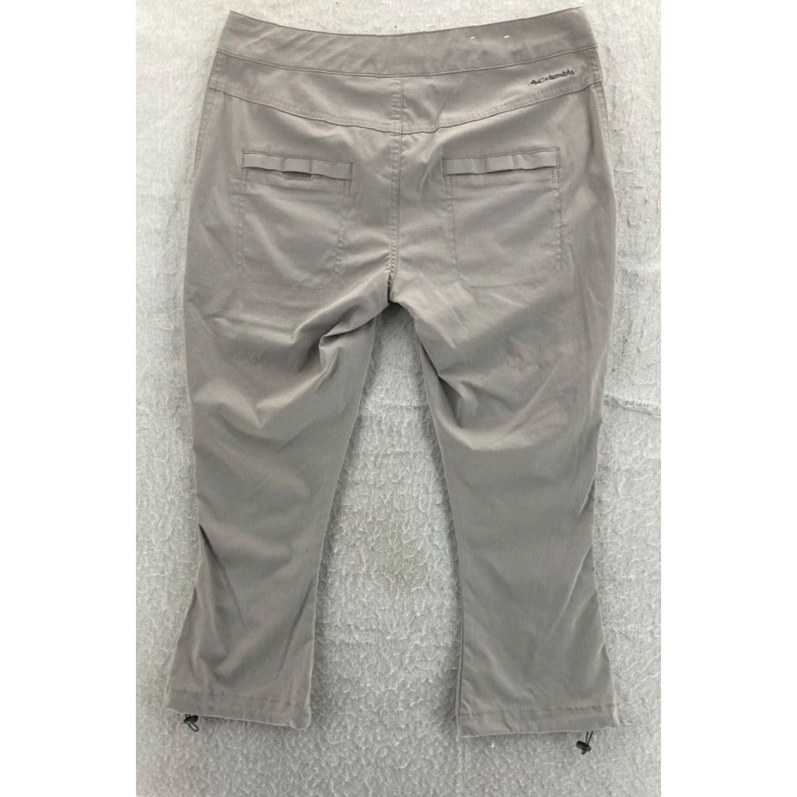 Vintage Columbia Pants Capri 4 Khaki Lightweight Hiking Toggle Leg Curvy Womens Size 27" / US 4 / IT 40 - 7 Thumbnail