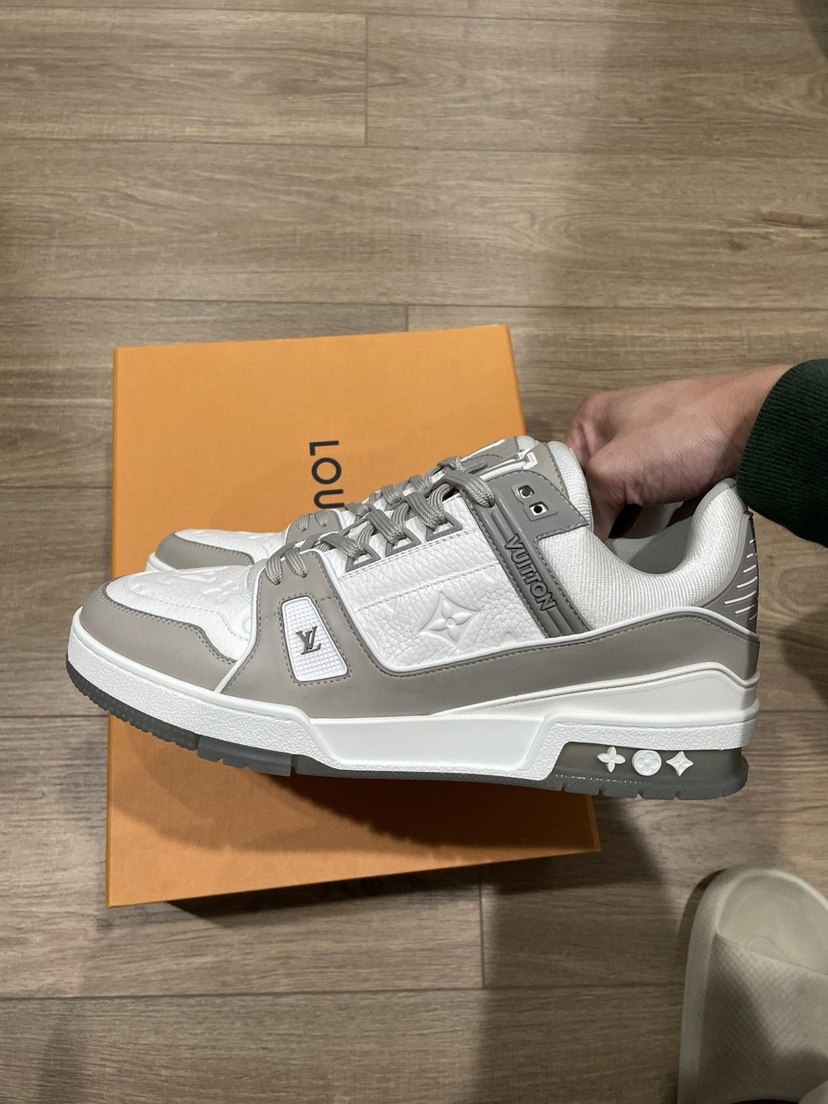 Louis Vuitton × Off-White × Virgil Abloh Louis Vuitton Grey Monogram Sneaker sz 8.5 Size US 8.5 / EU 41-42 - 2 Thumbnail