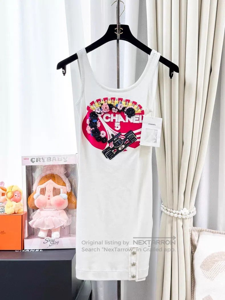 Chanel Chanel White sleeveless three-dimensional flower embroider Size XS / US 0-2 / IT 36-38 - 1 Thumbnail