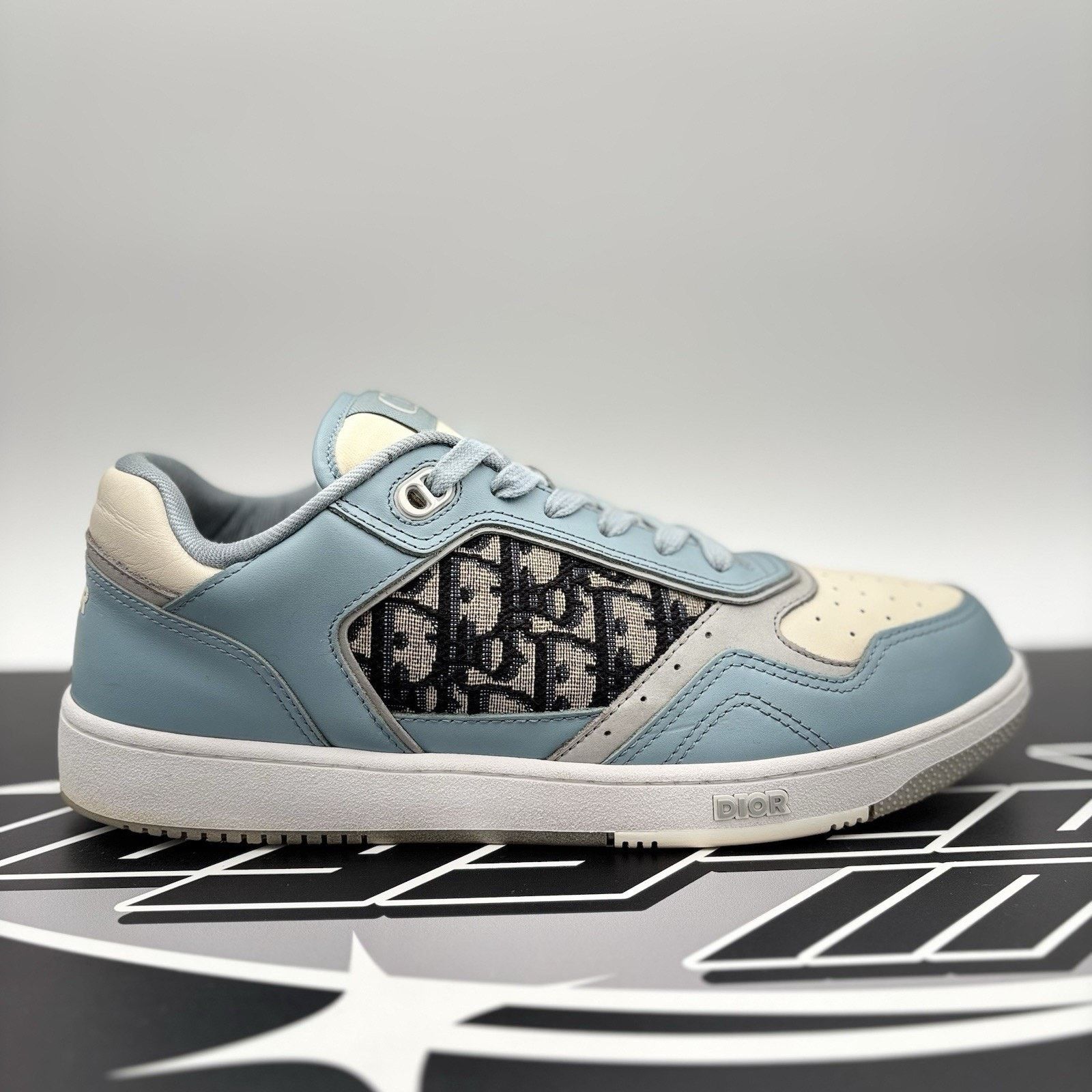 Dior Dior B27 Low Dior ' Light Blue ' | GOOD CONDITION! Size US 10 / EU 43 - 2 Thumbnail