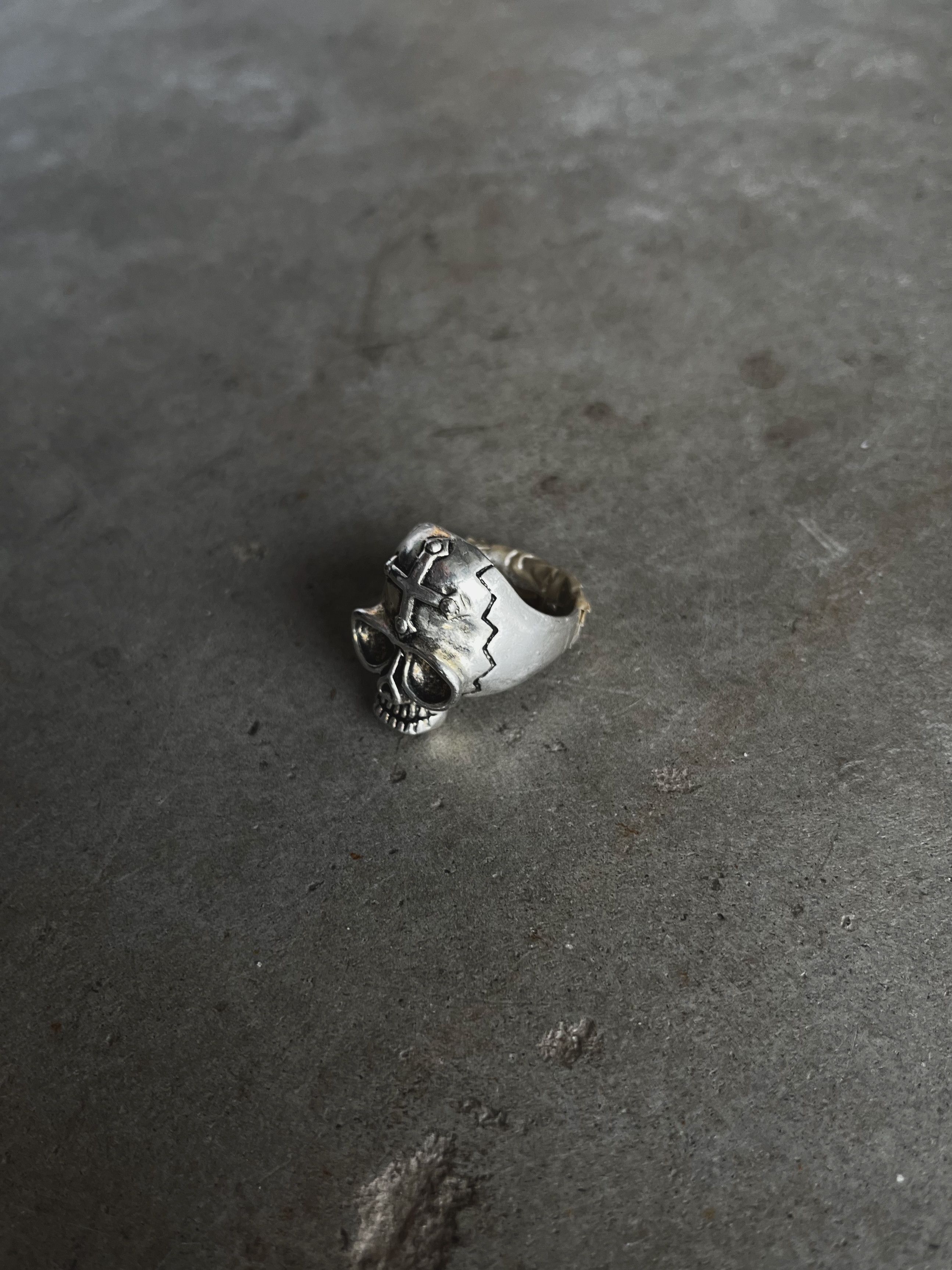 Designer × Japanese Brand gothic vintage Sterling Silver Skull Ring Size 36 - 2 Thumbnail