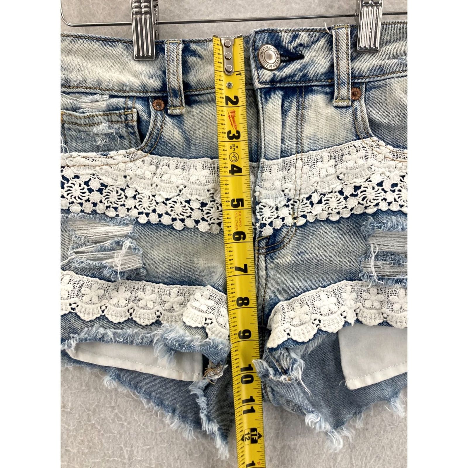 American Eagle Outfitters VINTAGE American Eagle Jean Shorts Womens 0 Blue Hi Rise Shortie Cut Off Stretch Lace Size 25" / US 0 / IT 36 - 4 Thumbnail