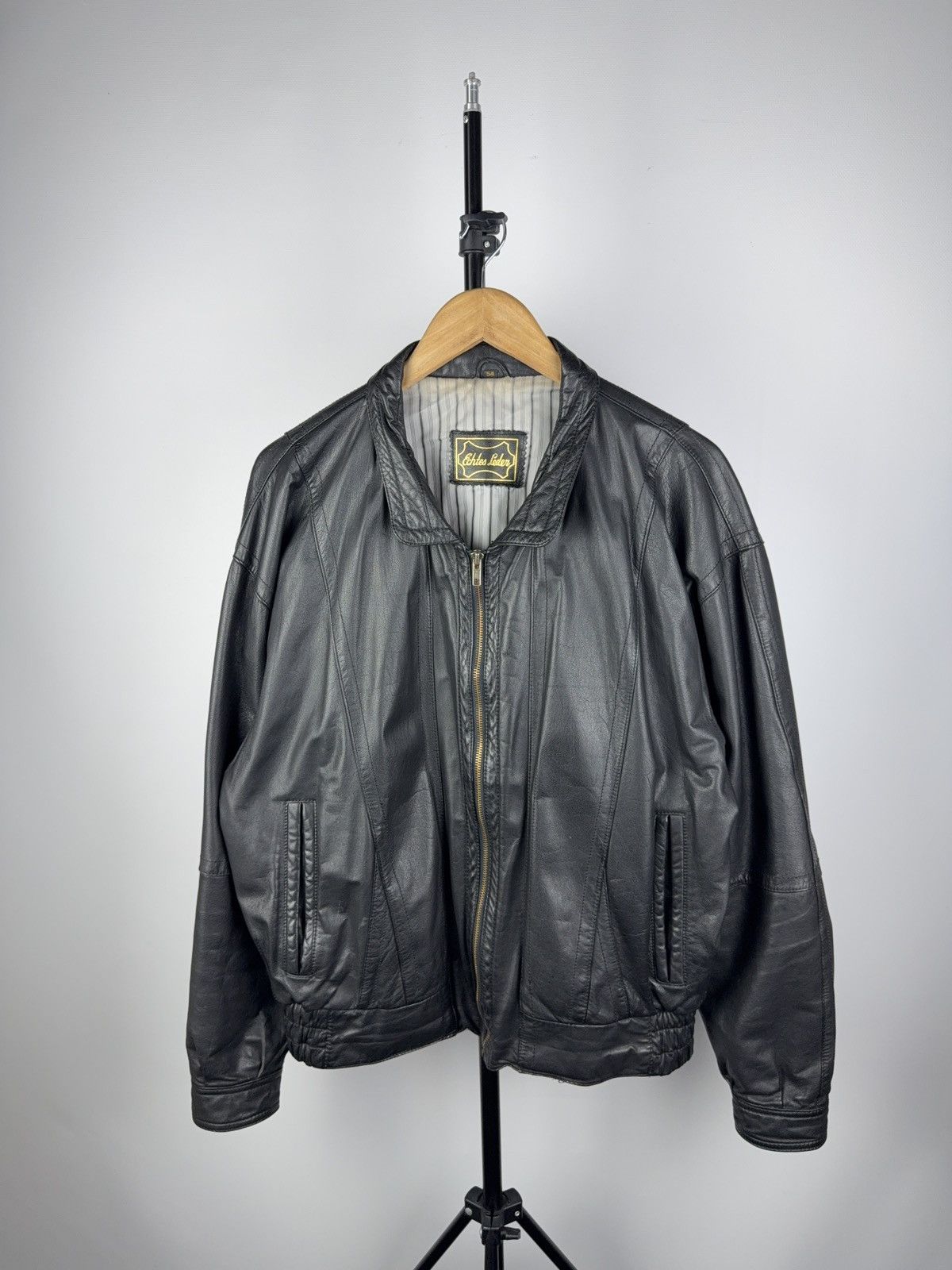 Vintage Vintage Leather Jacket Genuine Leahter bomber Moto Oldmoney Size US L / EU 52-54 / 3 - 1 Thumbnail