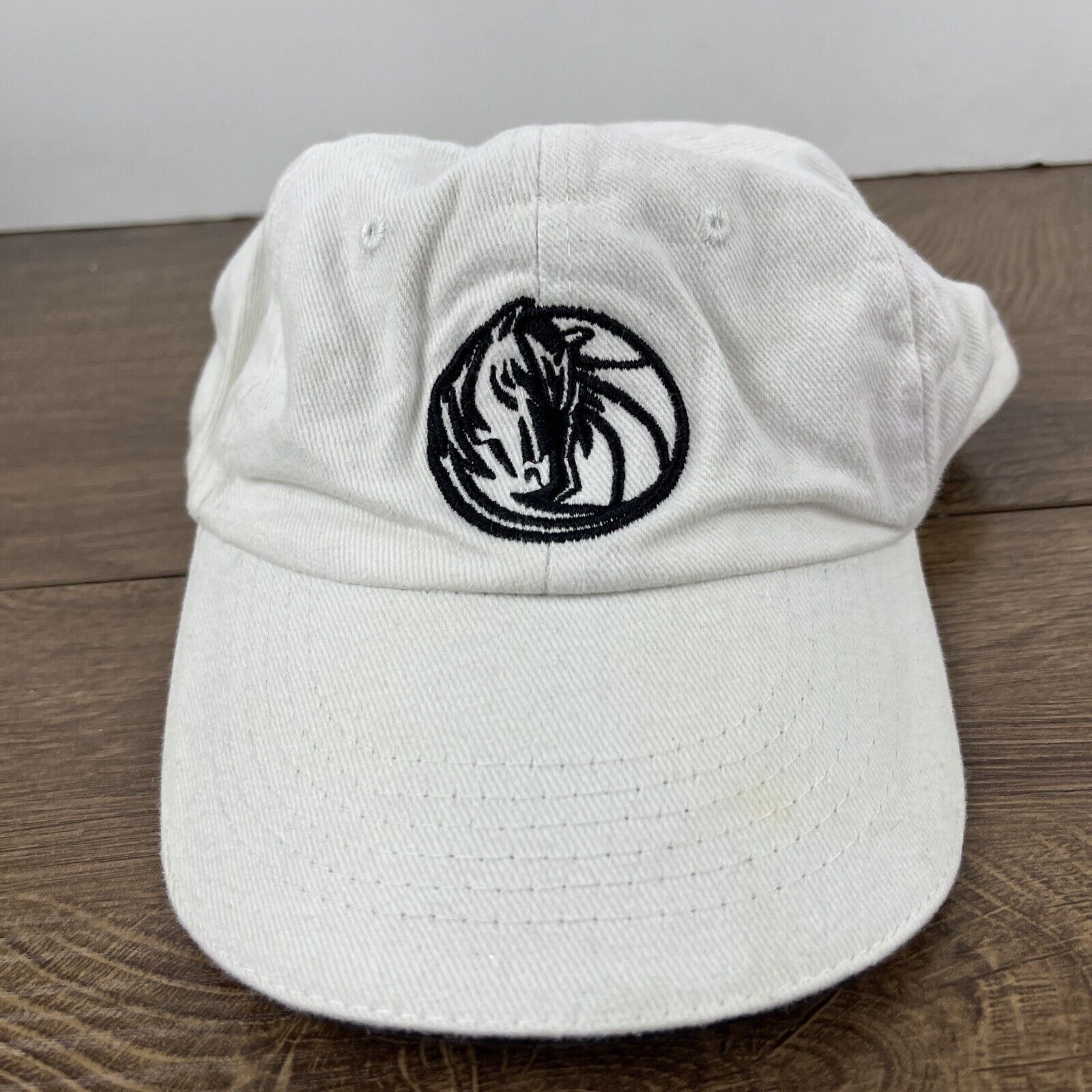 Other Dallas Mavericks Hat NBA Mavericks White Hat Adjustable Whit Size ONE SIZE - 6 Thumbnail