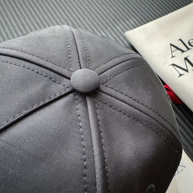 Alexander McQueen Alexander Mcqueen SizeM Contrast color logo hat Size ONE SIZE - 4 Thumbnail