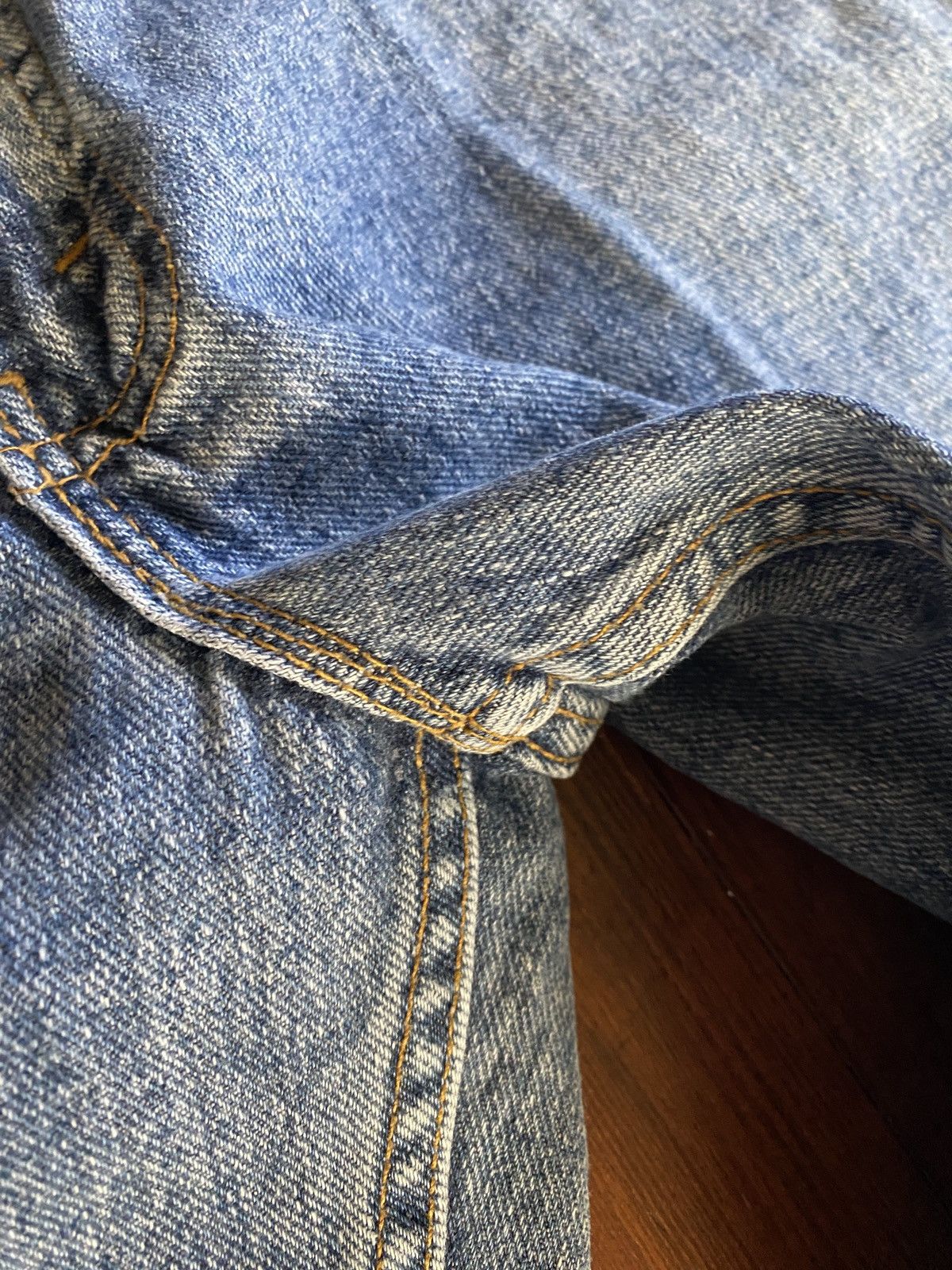 Levi's Vintage 1993 Levi’s 550 Relaxed Fit Blue Denim Jean 35x30 Size US 35 - 15 Thumbnail