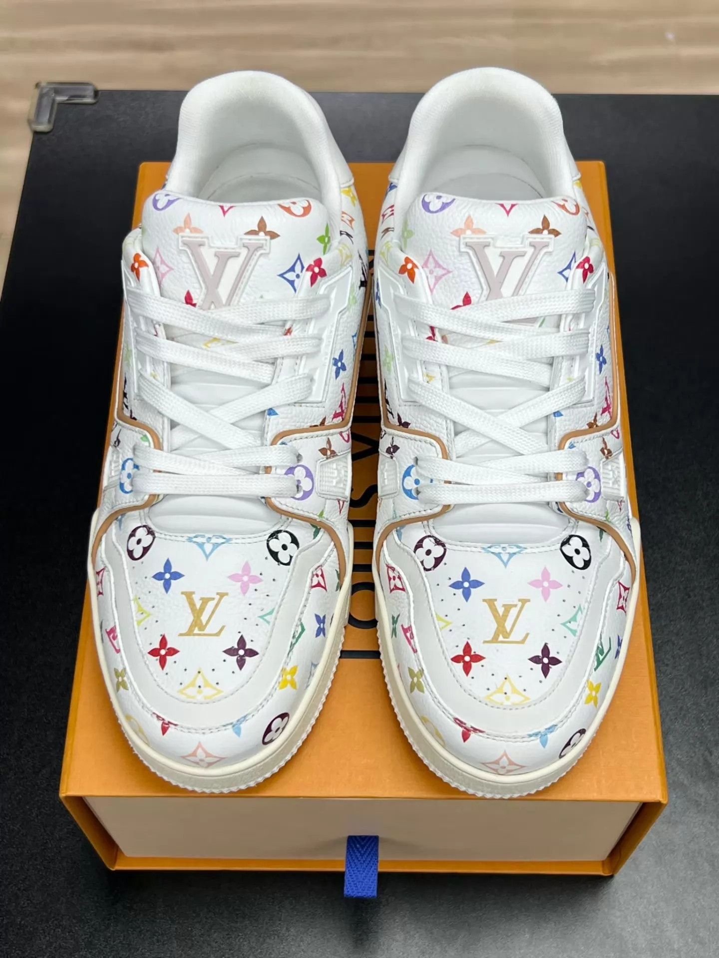 Louis Vuitton LV Trainer x TM White 38.5 Near New Rare Vtg Box & Accs Size US 8 / IT 38 - 3 Thumbnail