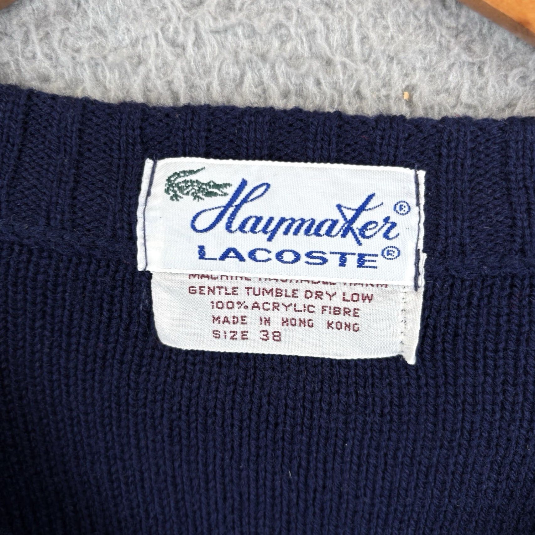 Lacoste VINTAGE Lacoste Women’s V Neck Sweater Navy Blue Sz 38 Cable Knit Pullover 1980s Acrylic Size XS / US 0-2 / IT 36-38 - 3 Thumbnail