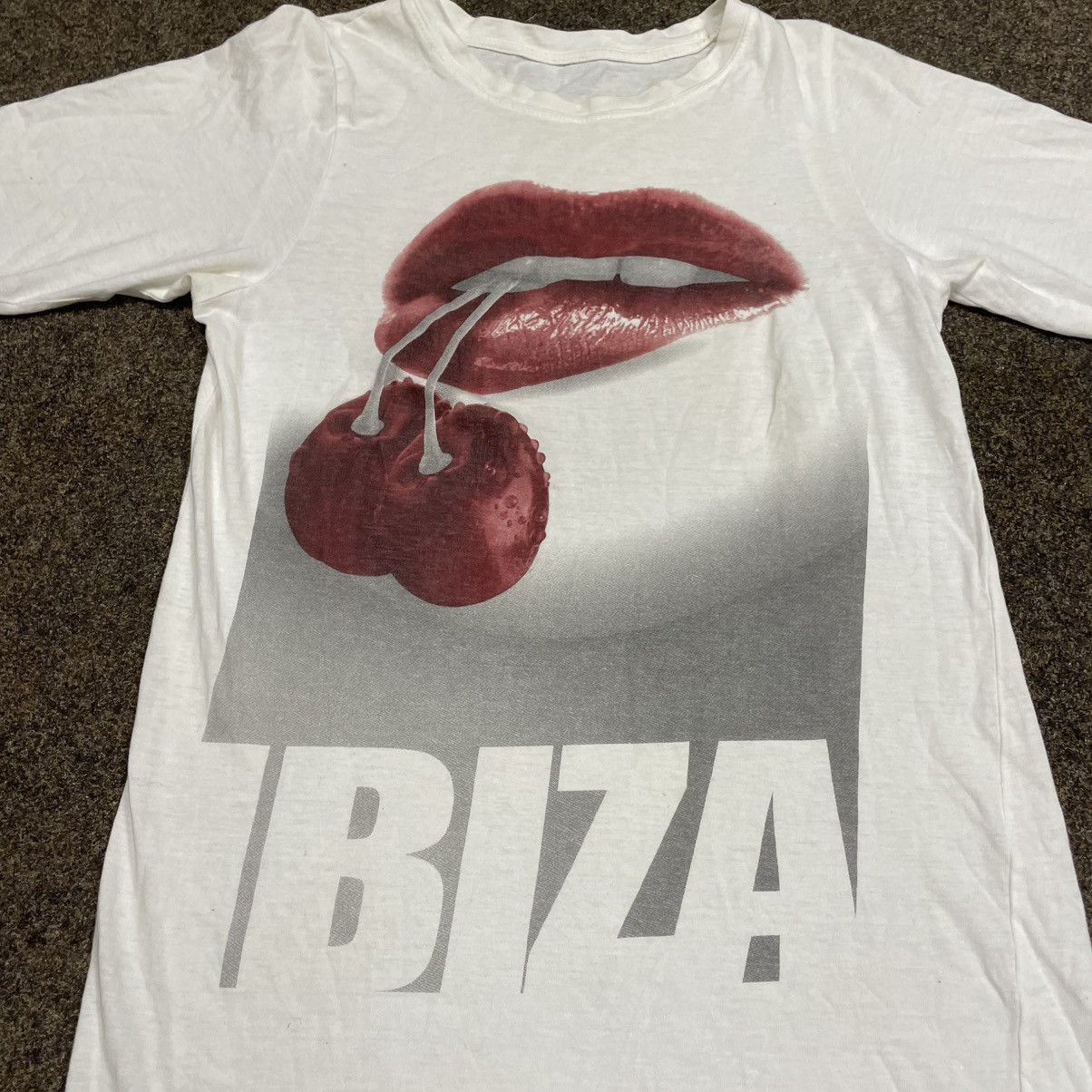 Vintage Vintage Y2K Graphic Tee Ibiza Club Rave Aesthetic Small Boxy Size US S / EU 44-46 / 1 - 3 Thumbnail