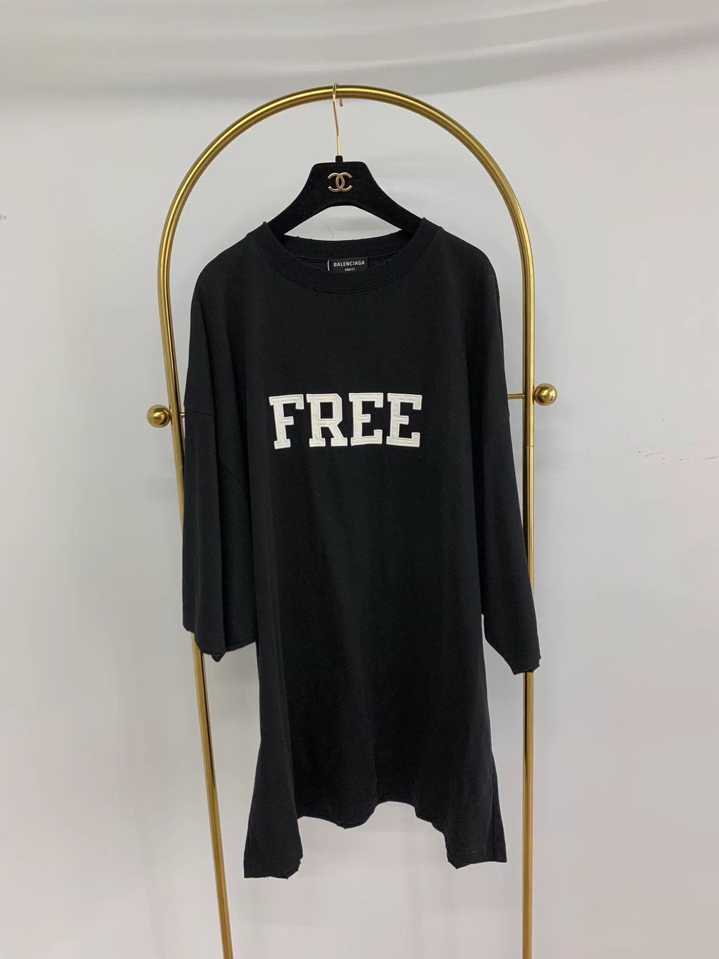 Balenciaga BALENCIAGA FREE Logo Black SS Tee M Unisex Size M / US 6-8 / IT 42-44 - 1 Thumbnail