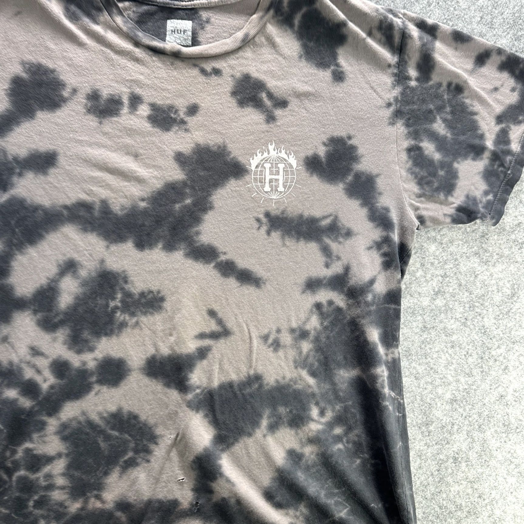 Huf HUF Thrasher Shirt Mens M Black Tie Dye Flame Logo Skate Tee Cotton Shirt Size US M / EU 48-50 / 2 - 2 Thumbnail