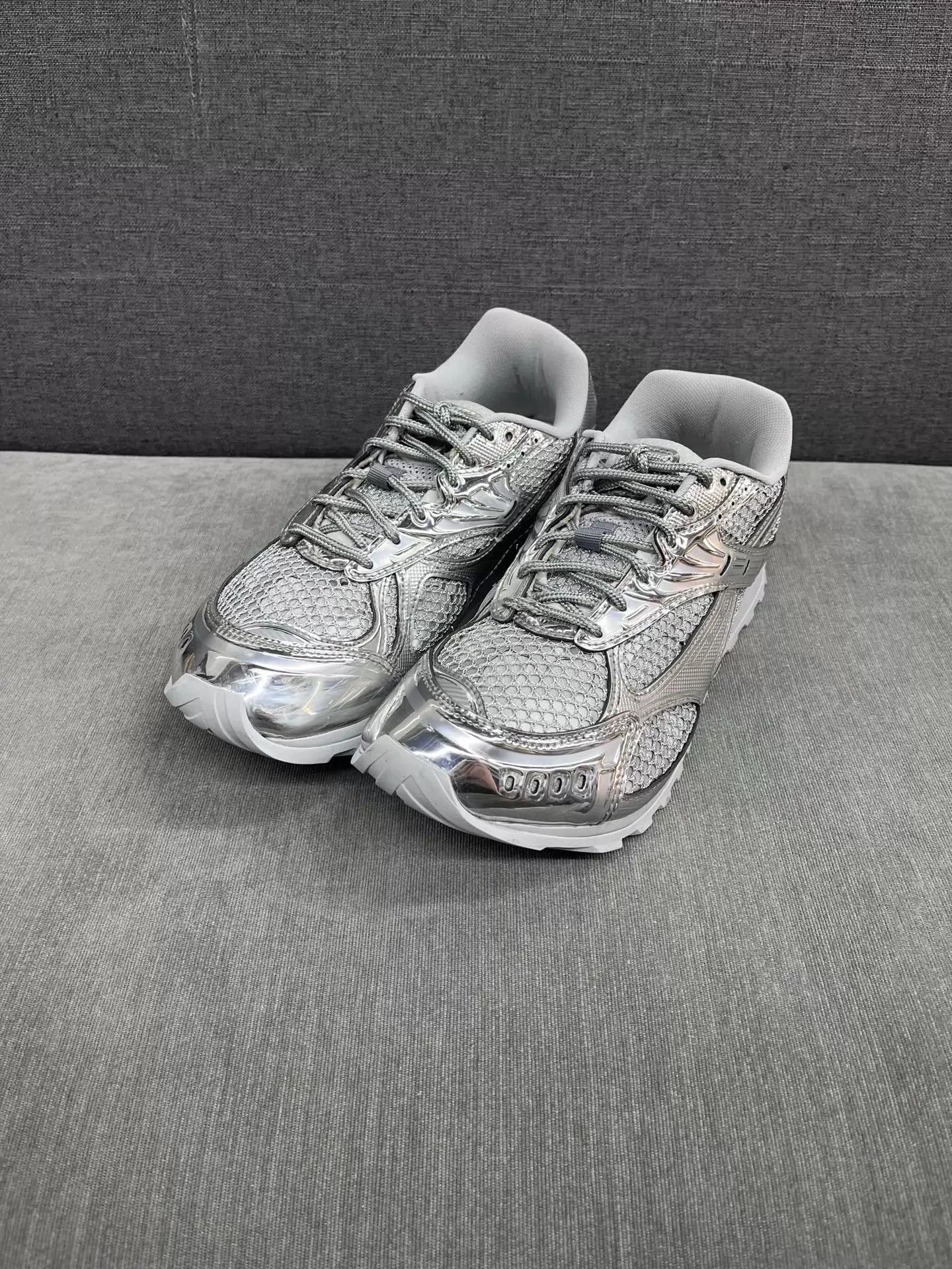 Bottega Veneta Bottega Veneta BV Orbit Space Silver Low Top Sneaker 39 99% Size US 6 / EU 39 - 1 Thumbnail