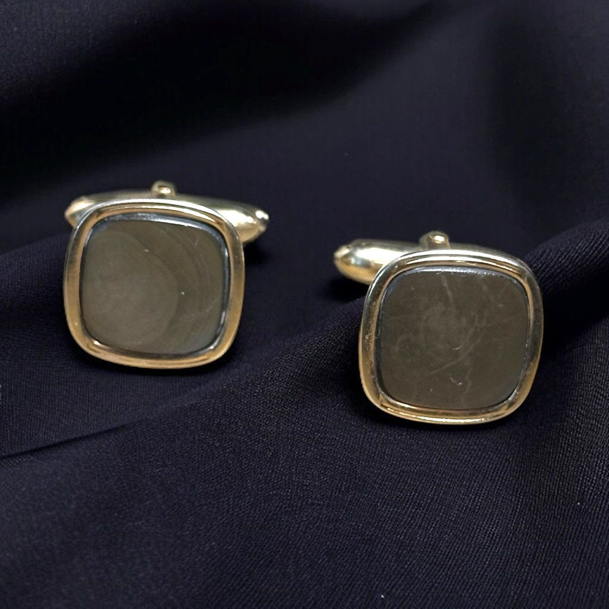 Vintage Vintage Swank gold tone mother of pearl cuff links Size ONE SIZE - 1 Thumbnail