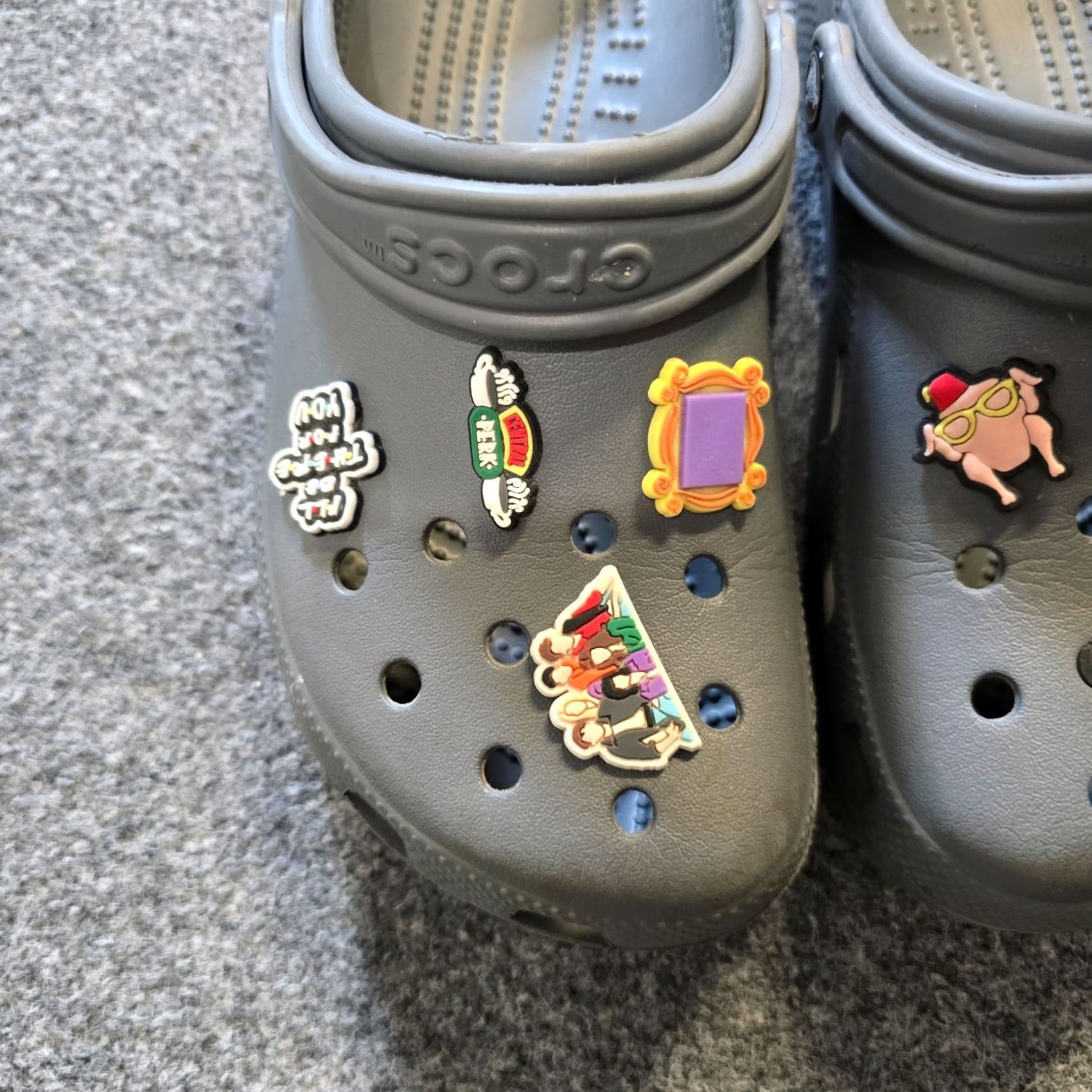 Crocs Crocs Men Casual Clog Size 8 Gray Comfort Slip On Unisex Croslite Heel Strap Jibbit Pattern Solid Shoes Size US 8 / EU 41 - 2 Thumbnail