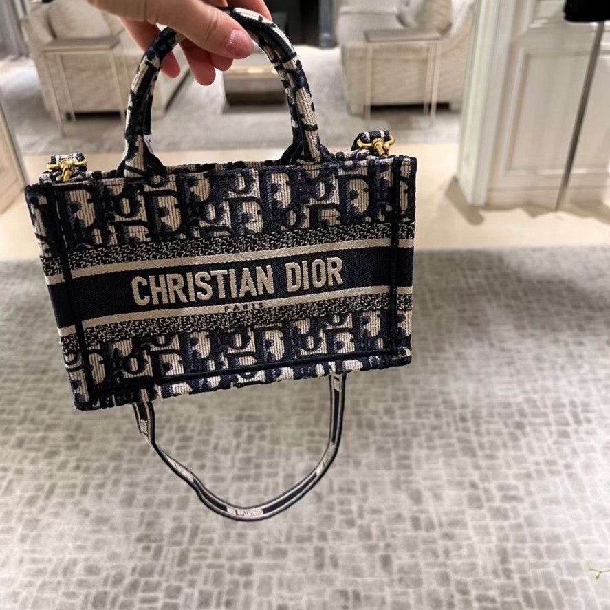 Dior Pre-loved Bag Very good condition Size ONE SIZE - 1 Thumbnail