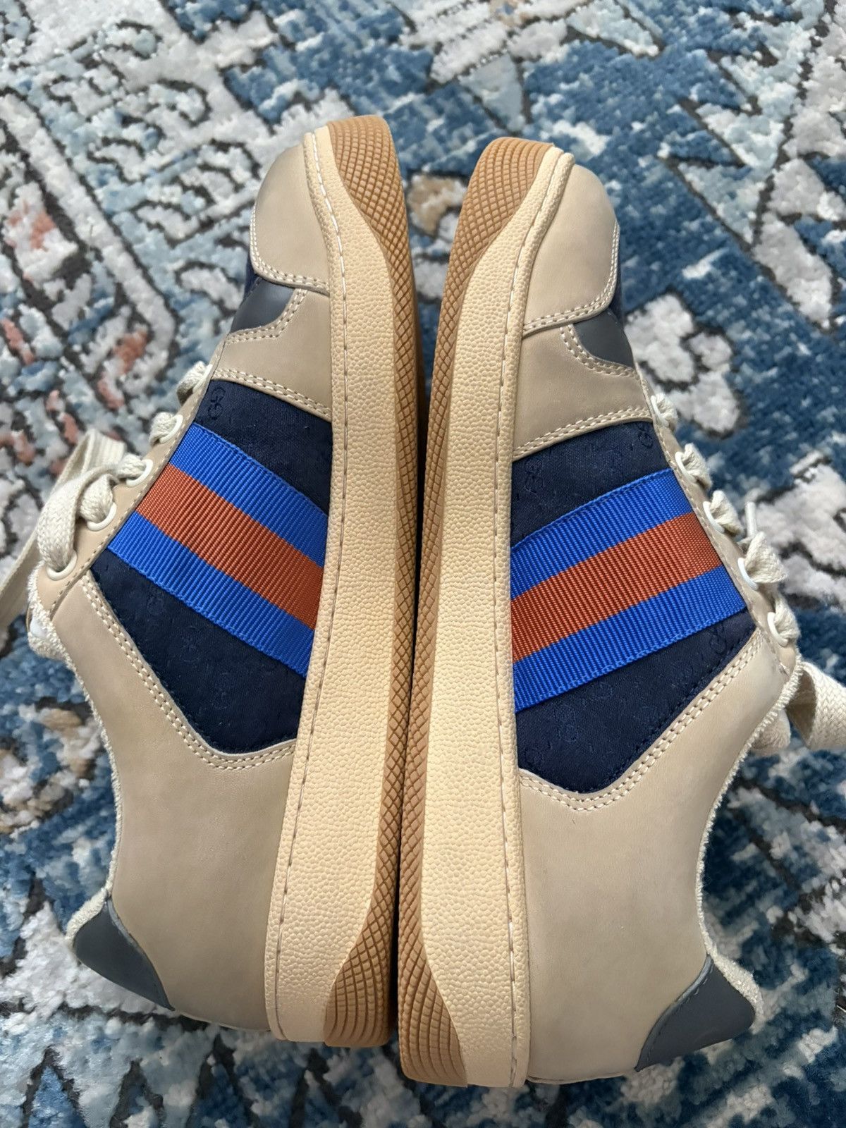 Gucci Gucci beige low top, blue and red stripe sneaker Size US 6 / EU 39 - 8 Thumbnail