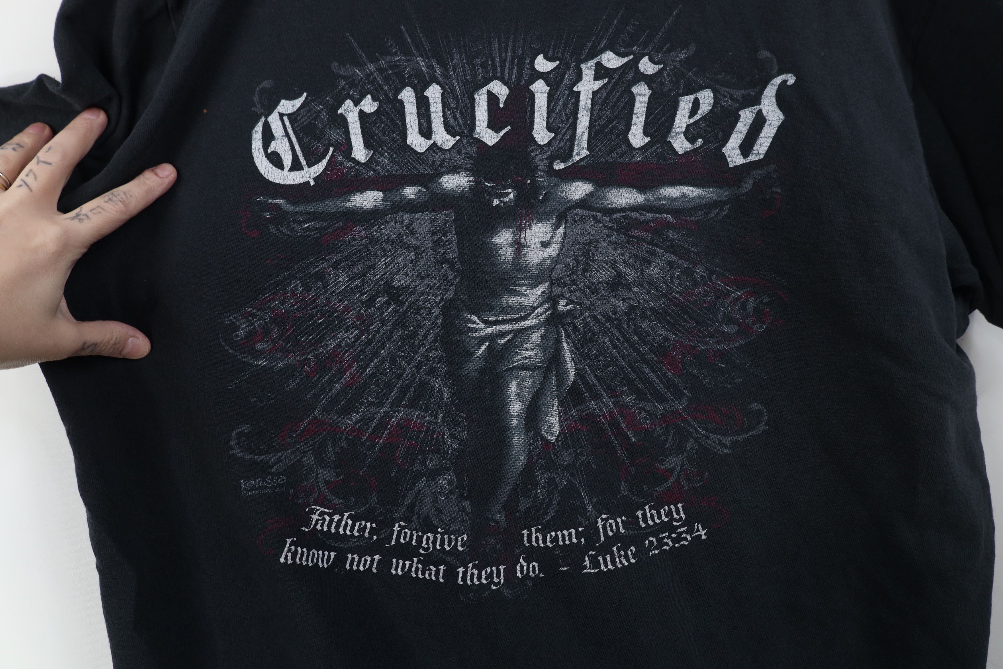 Vintage Vintage Y2K Jesus Christian Cross T-Shirt Black Cotton Size US XL / EU 56 / 4 - 4 Thumbnail