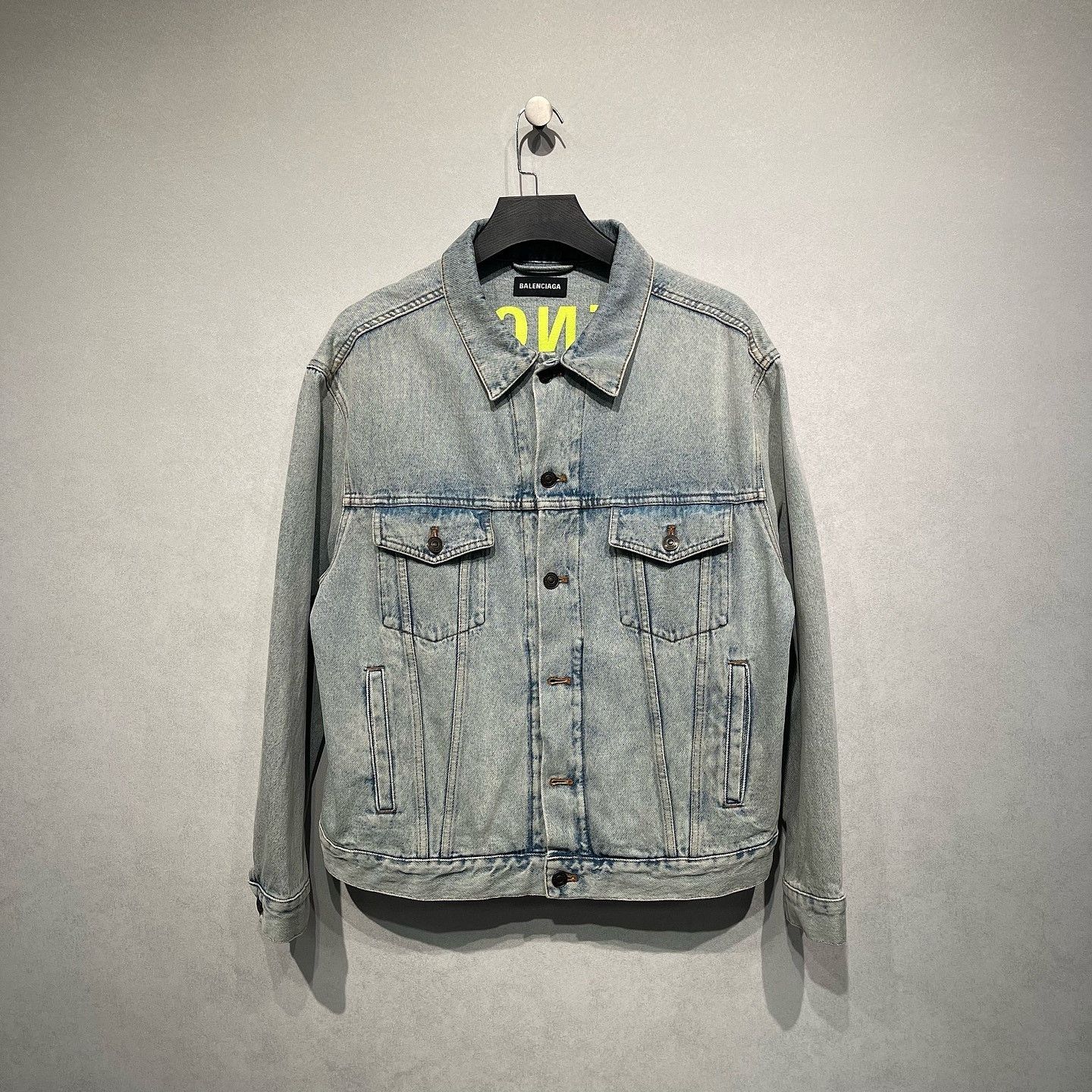 Balenciaga Balenciaga Logo Denim Jacket Size 46 Size US S / EU 44-46 / 1 - 1 Thumbnail