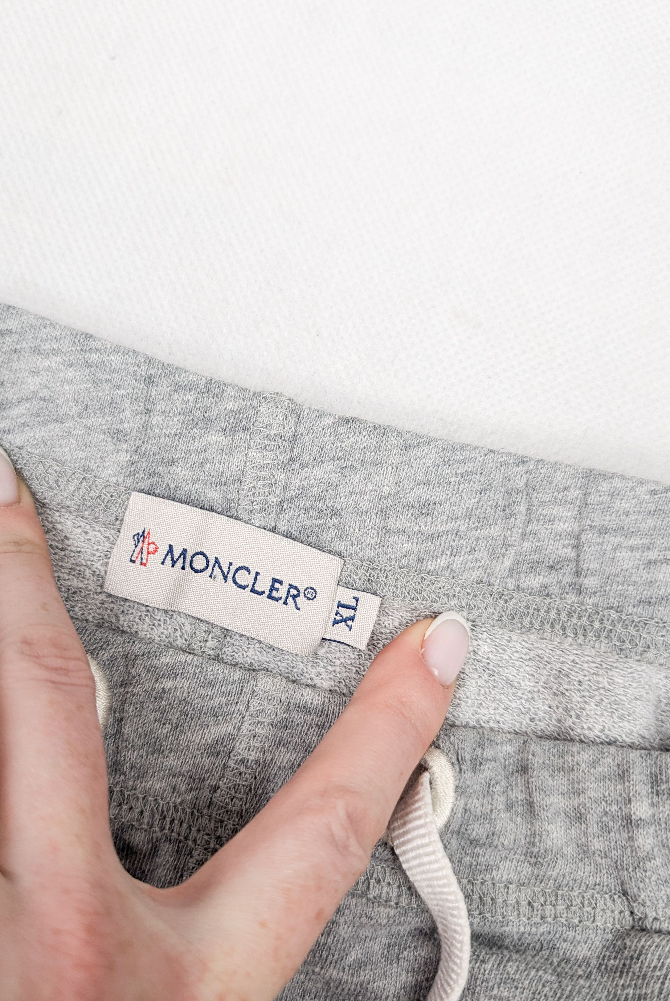 Moncler Moncler grey sweatpants pantalone XL Size US 36 / EU 52 - 3 Thumbnail