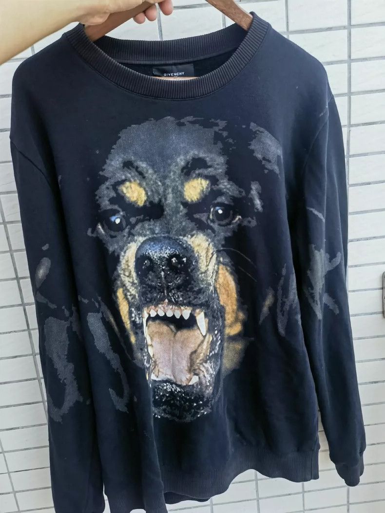 Givenchy Givenchy Hoodie, size M, chest circumference 58cm, length Size US M / EU 48-50 / 2 - 5 Thumbnail