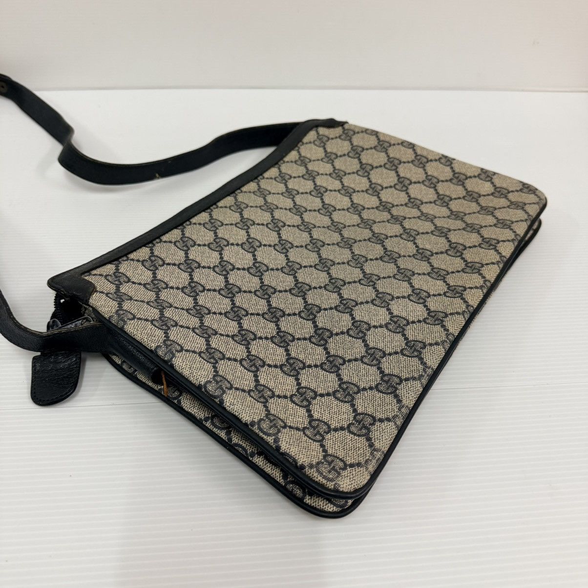Gucci Gucci Monogram Vintage Shoulder Bag Size ONE SIZE - 6 Thumbnail