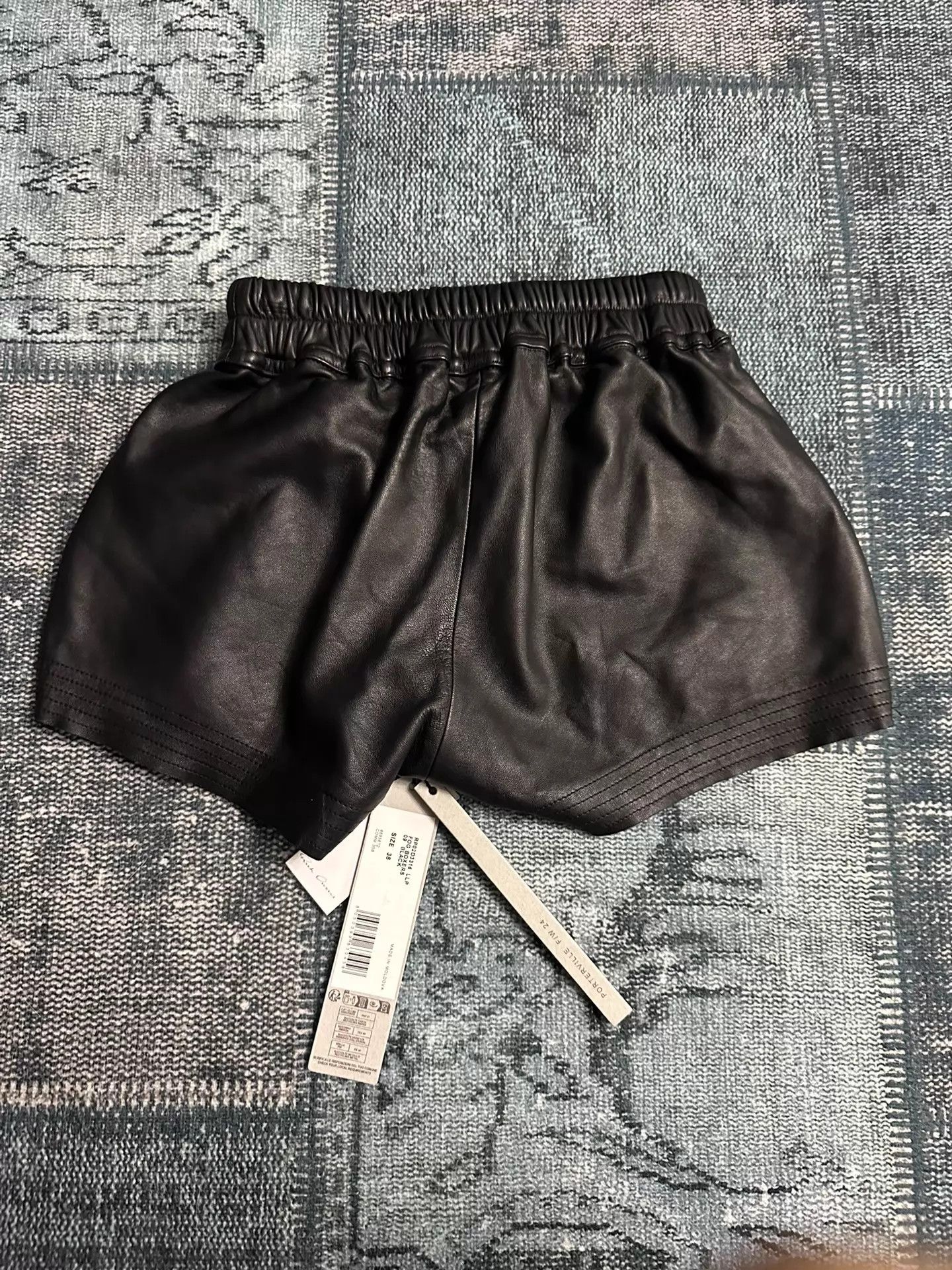 Rick Owens Rick Owens 24FW Waxed Calfskin Boxers Shorts Women's Size 26" / US 2 / IT 38 - 2 Thumbnail