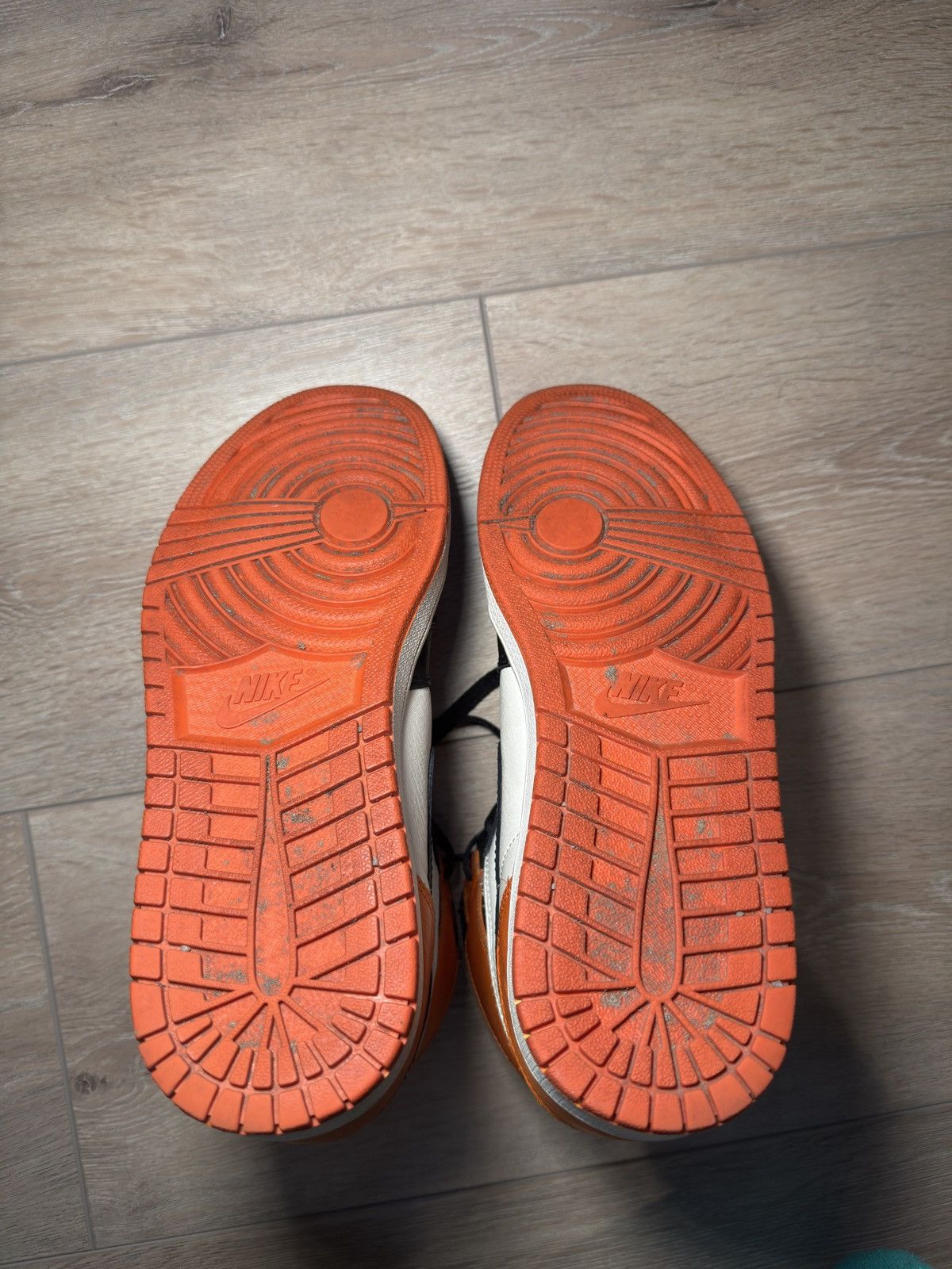 Jordan Brand Air Jordan 1 Shattered Backboard 2015 Size US 10 / EU 43 - 11 Thumbnail
