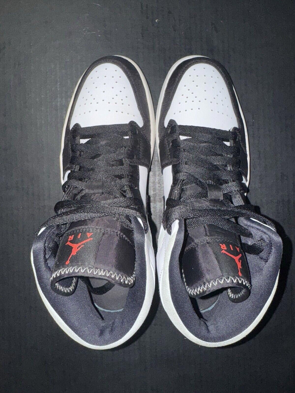 Jordan Brand Nike Air Jordan 1 Retro SE Red Black Toe 852542-100 Sz 9.5 Size US 9.5 / EU 42-43 - 8 Thumbnail