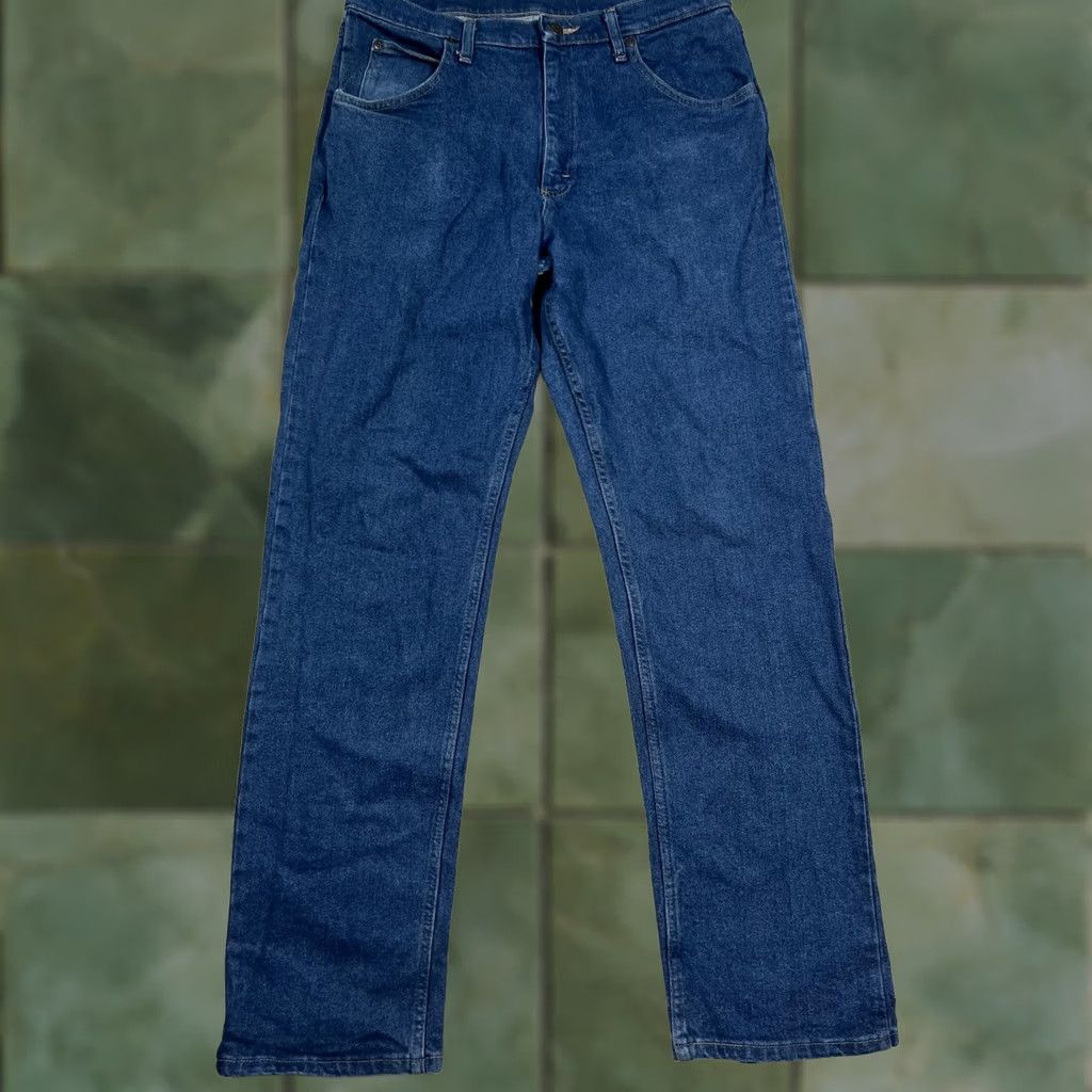 Wrangler Wrangler Jeans Mens 34x34 Blue Med Wash Denim Relaxed Straight Stretch 1007FXVMD Size US 34 / EU 50 - 1 Thumbnail