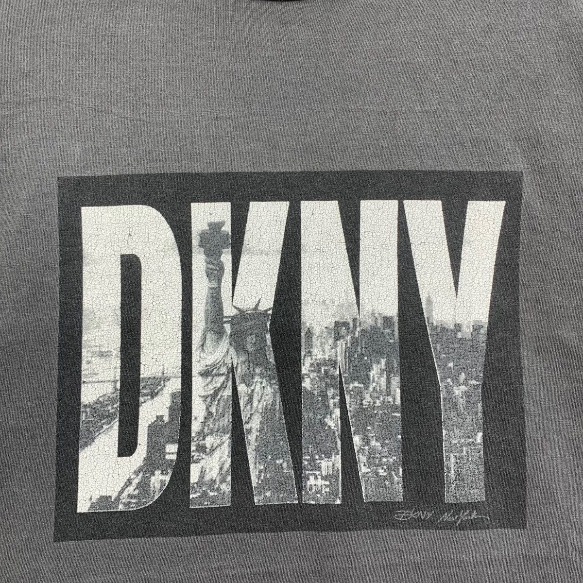 DKNY Vintage 90s DKNY Donna Karan New York Usa Tshirt Size US M / EU 48-50 / 2 - 3 Thumbnail