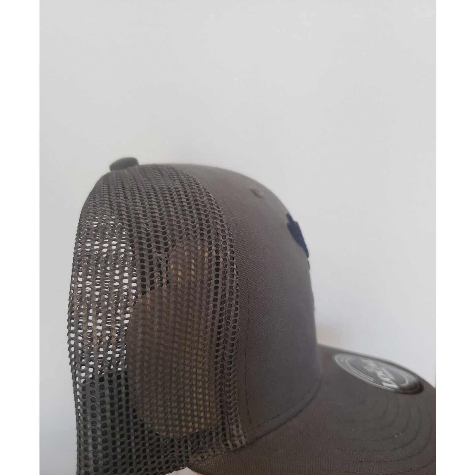 Other Local Crowns Cap Deer Animal Wavy Mesh Trucker Snapback Gray Size ONE SIZE - 2 Thumbnail