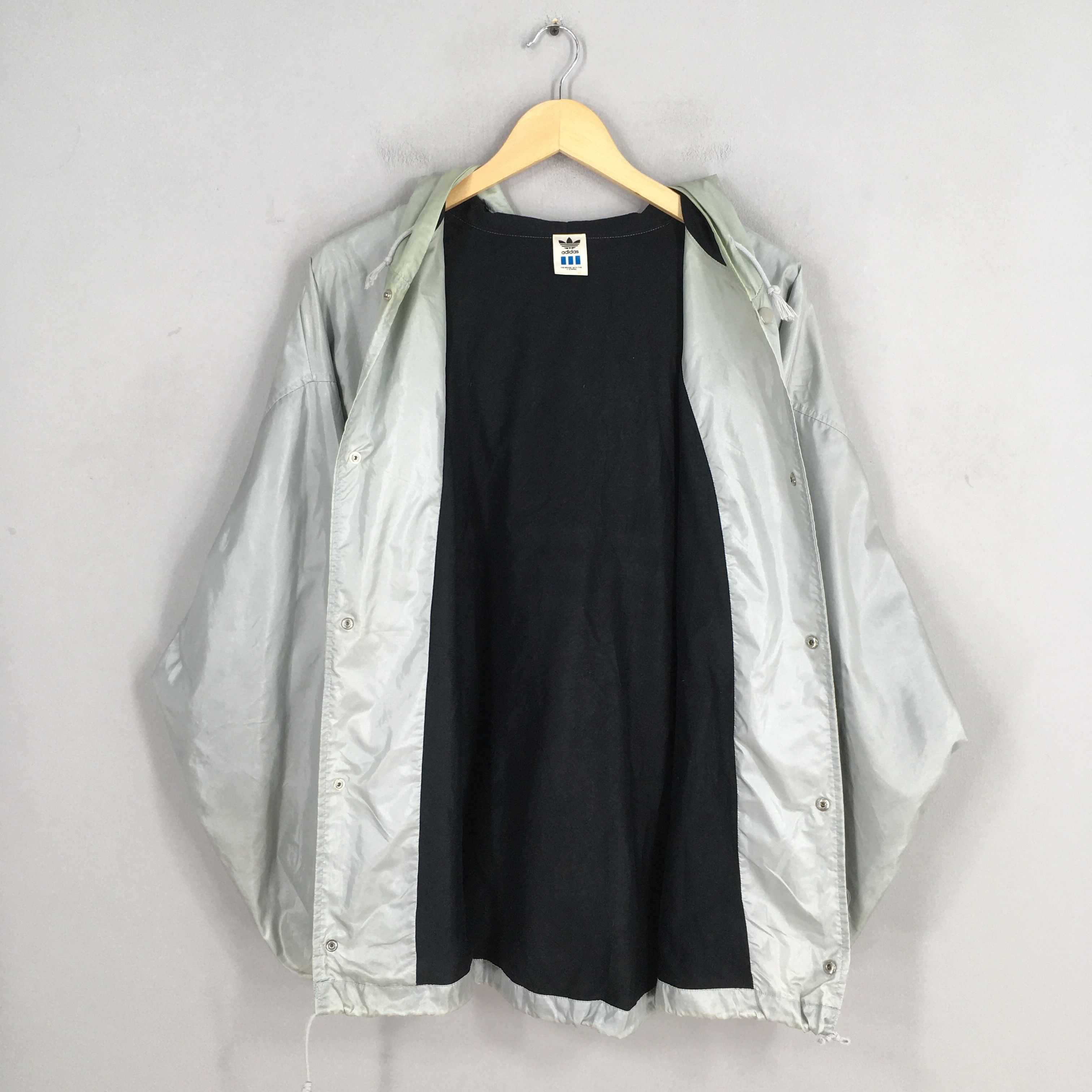 Adidas Vintage Adidas Trefoil Windbreaker Jacket Hoodie Large Size US L / EU 52-54 / 3 - 8 Thumbnail