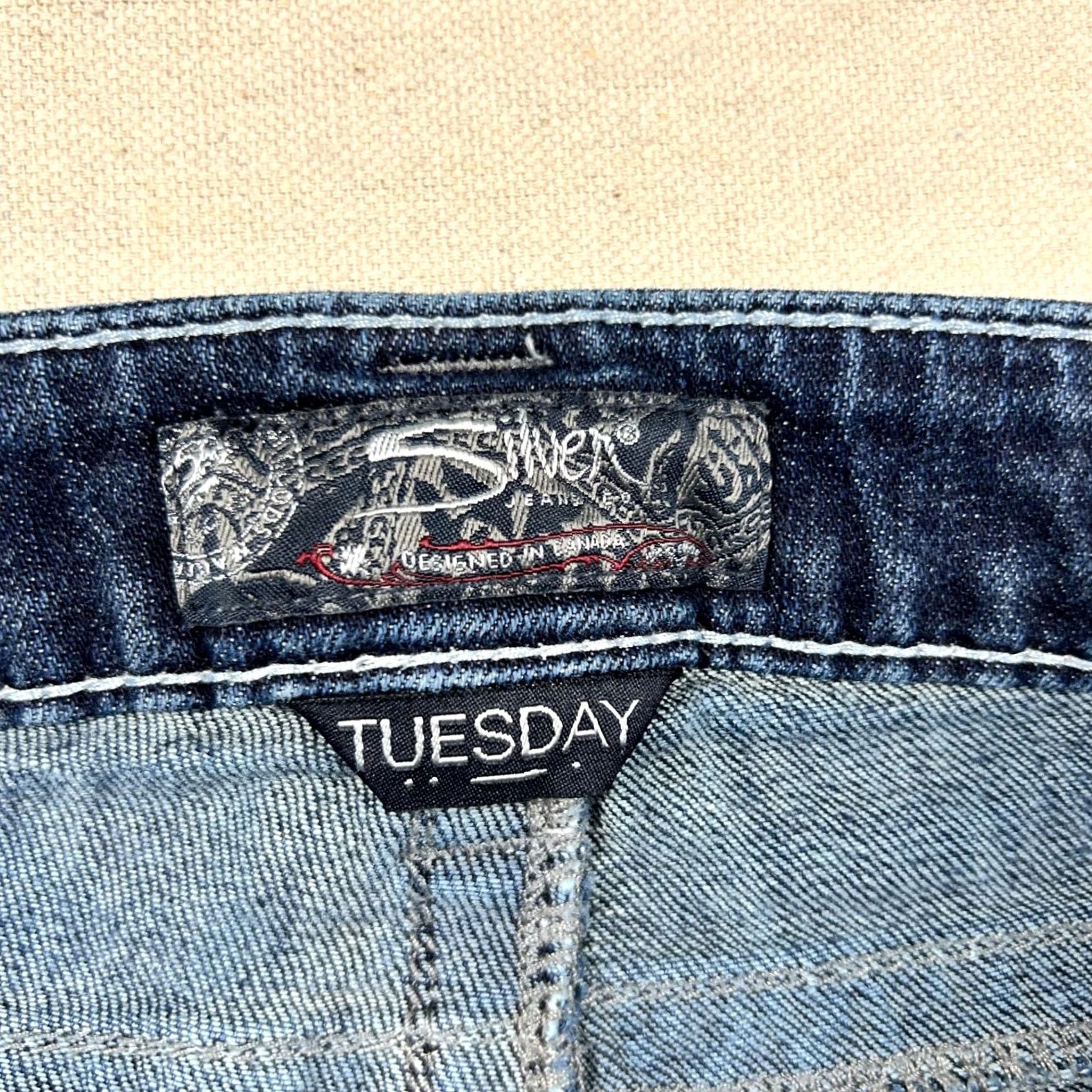 Silver Jeans Co. VINTAGE Silver Jeans Tuesday Jeans Womens 28x31 Low Rise Bootcut Denim Blue 5-Pocket Mens Womens Girls Boys Size 28" / US 6 / IT 42 - 3 Thumbnail