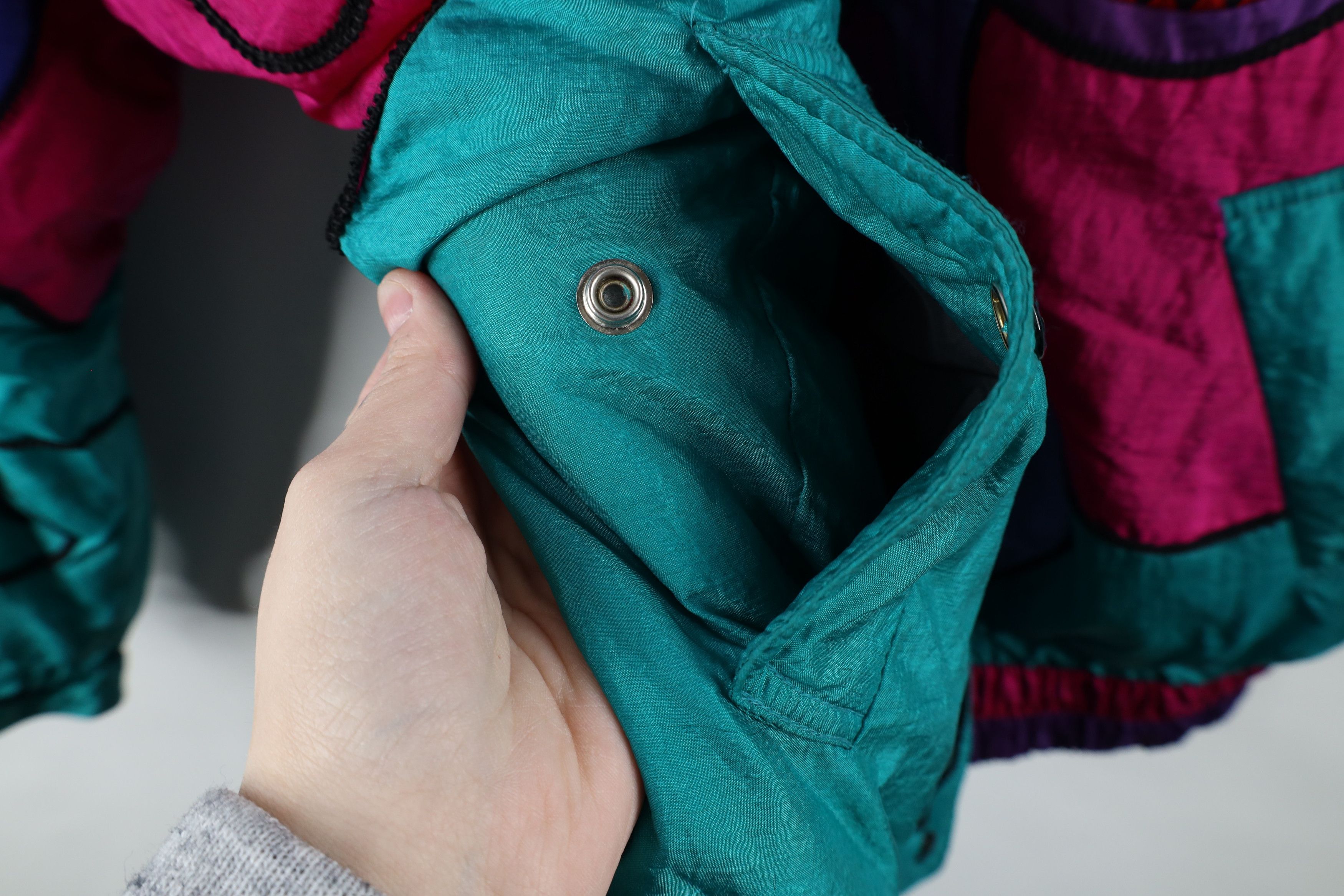 Vintage Vintage 90s Streetwear Abstract Rainbow Puffer Jacket Size L / US 10 / IT 46 - 8 Thumbnail