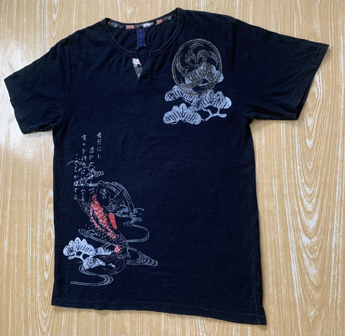 Japanese Brand Japanese Traditional Culture Koi Fish Sukajan T Shirt Size US L / EU 52-54 / 3 - 4 Thumbnail