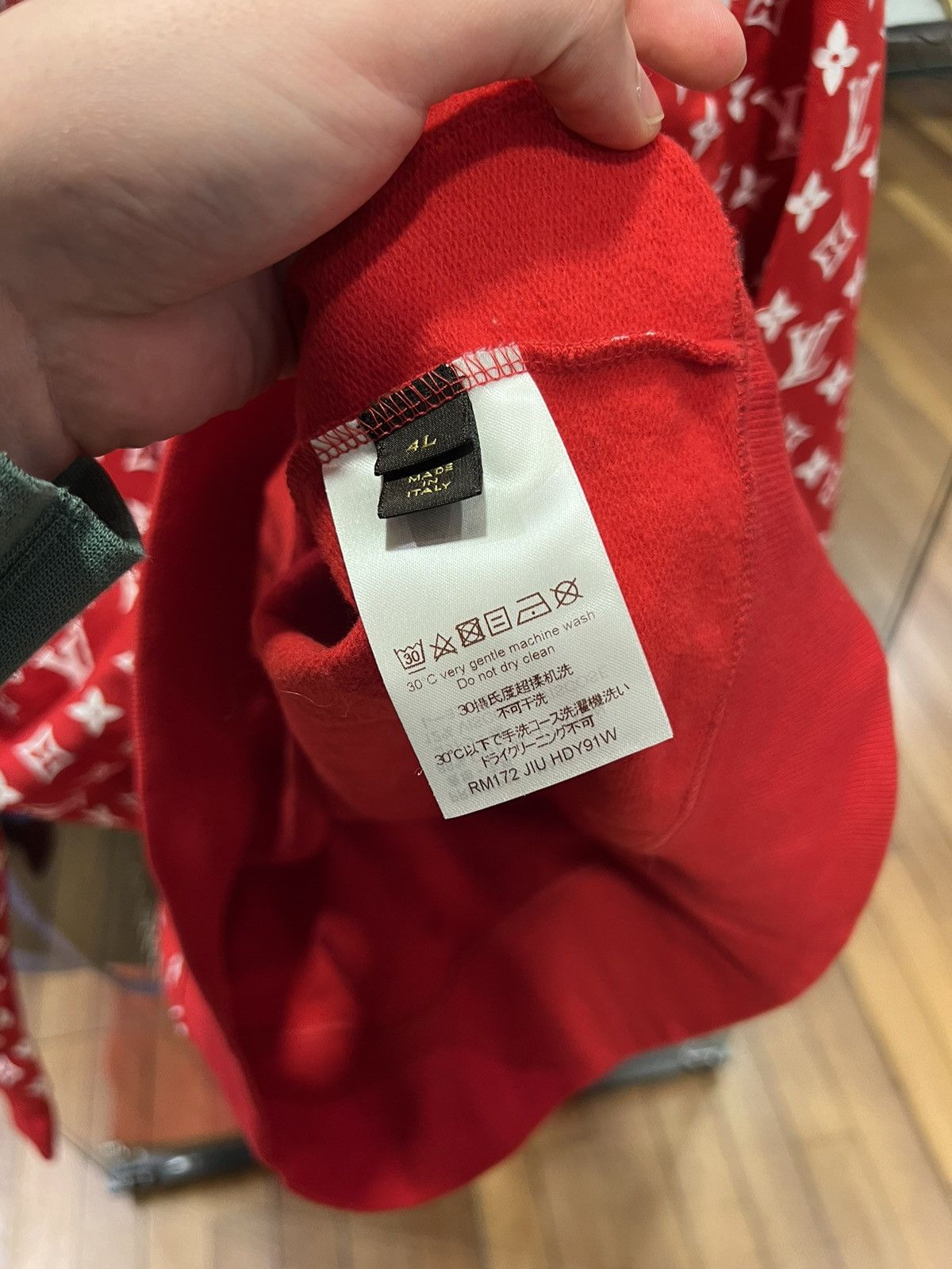Louis Vuitton × Supreme Supreme Louis Vuitton Box Logo Hoodie Red Size US XXL / EU 58 / 5 - 7 Thumbnail