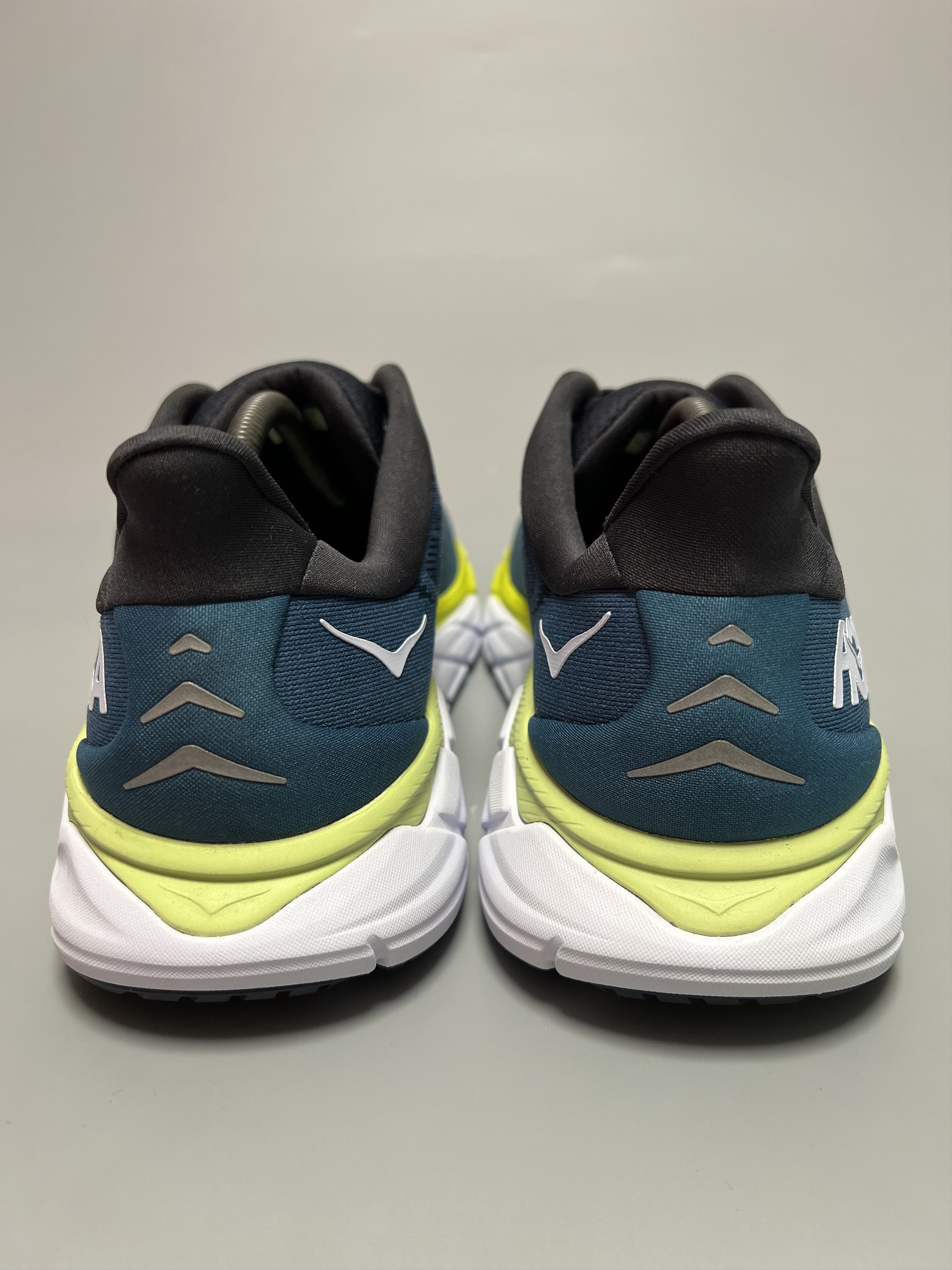 Hoka 12.5D Hoka One One Arahi 6 Running Shoes Walking Gym Size US 12.5 / EU 45-46 - 3 Thumbnail