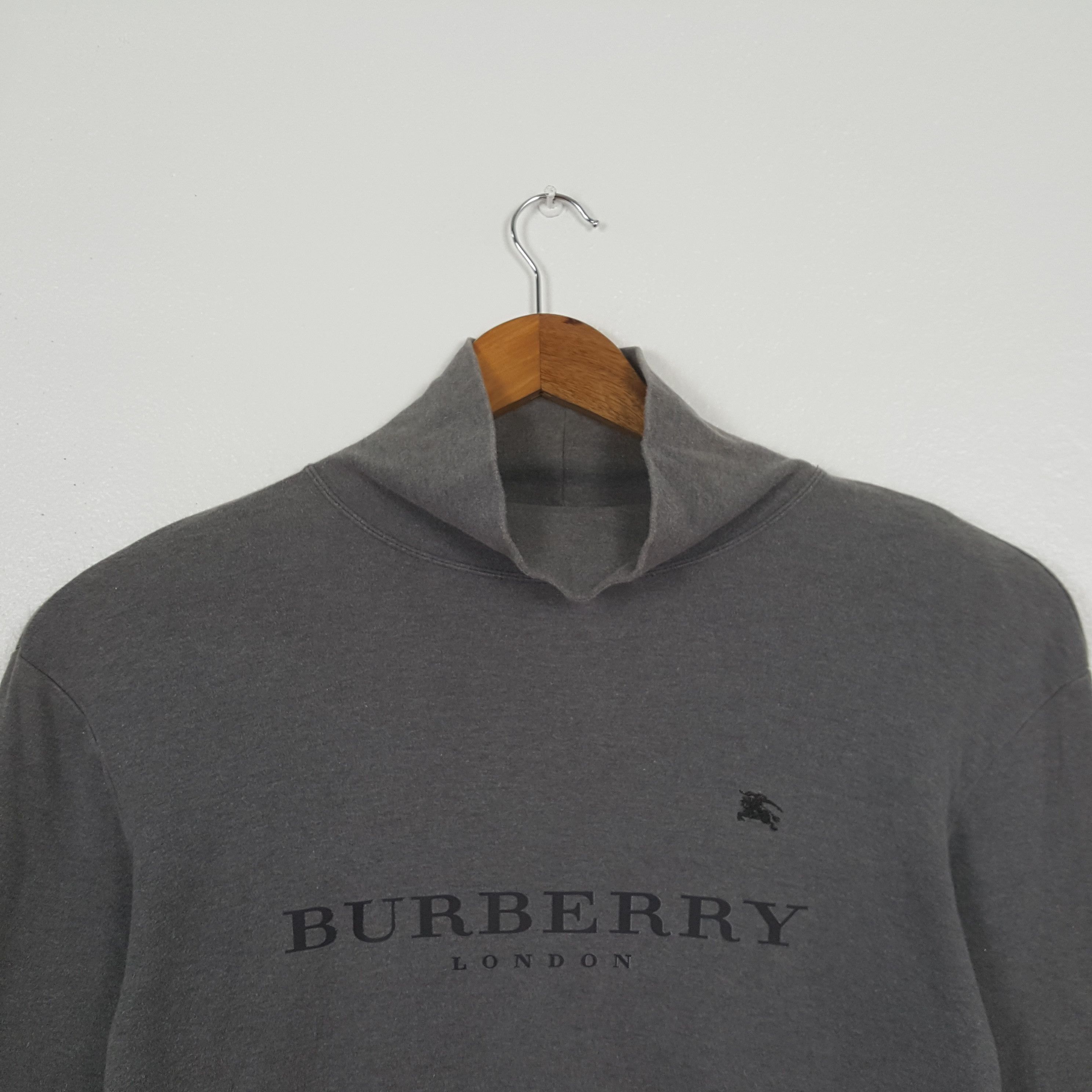 Burberry Vintage Burberry London Fashion Brand T-Shirt C319N33 Size US M / EU 48-50 / 2 - 2 Thumbnail
