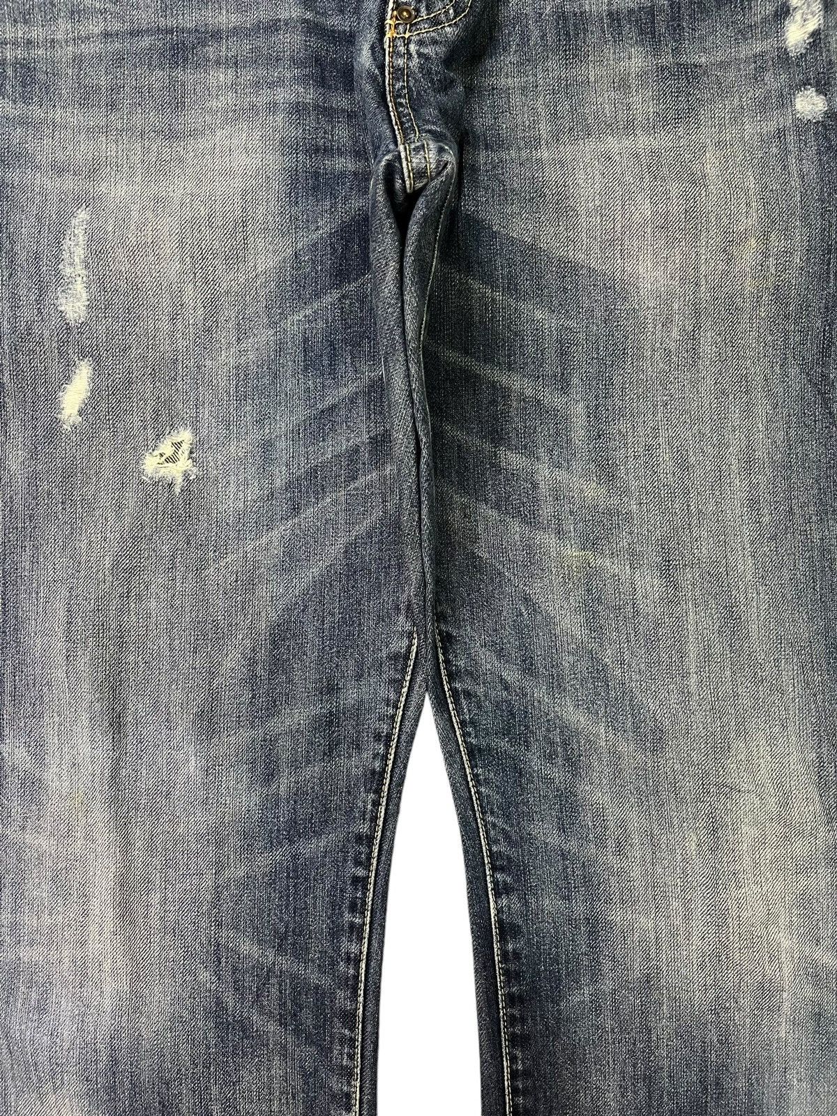 Japanese Brand Vintage Japanese Brand Blue Wash Distressed Loose Jeans Size US 33 - 5 Thumbnail